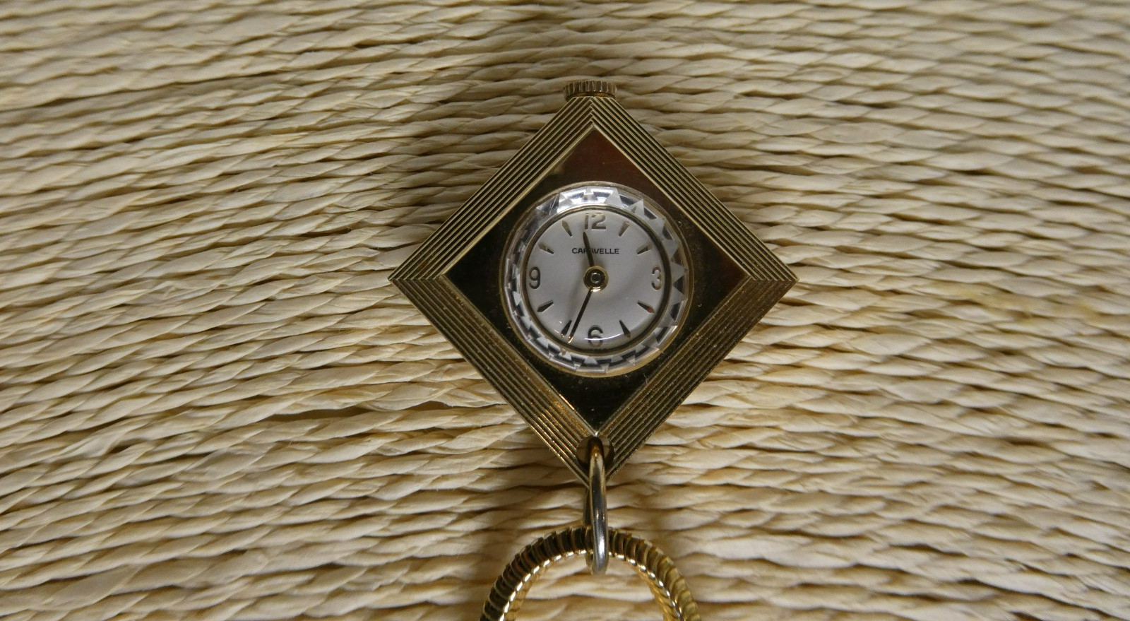 VTG Caravelle 24″ Necklace Pendant Watch Women Gold Tone Square Case Manual Wind