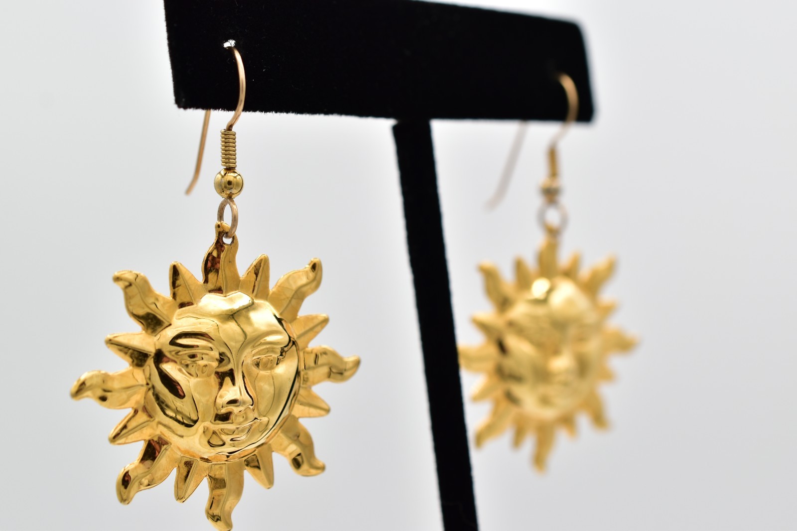 Vintage Gold Sun Face Dangle Earrings Celestial Drop Pierced Shiny 1980s BinAO