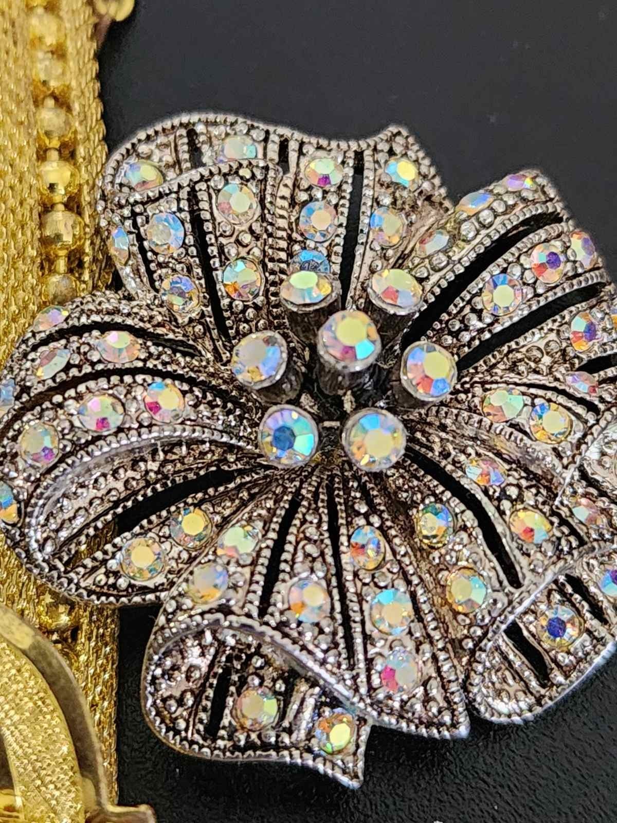 Vintage jewelry set of 22 in vintage purse