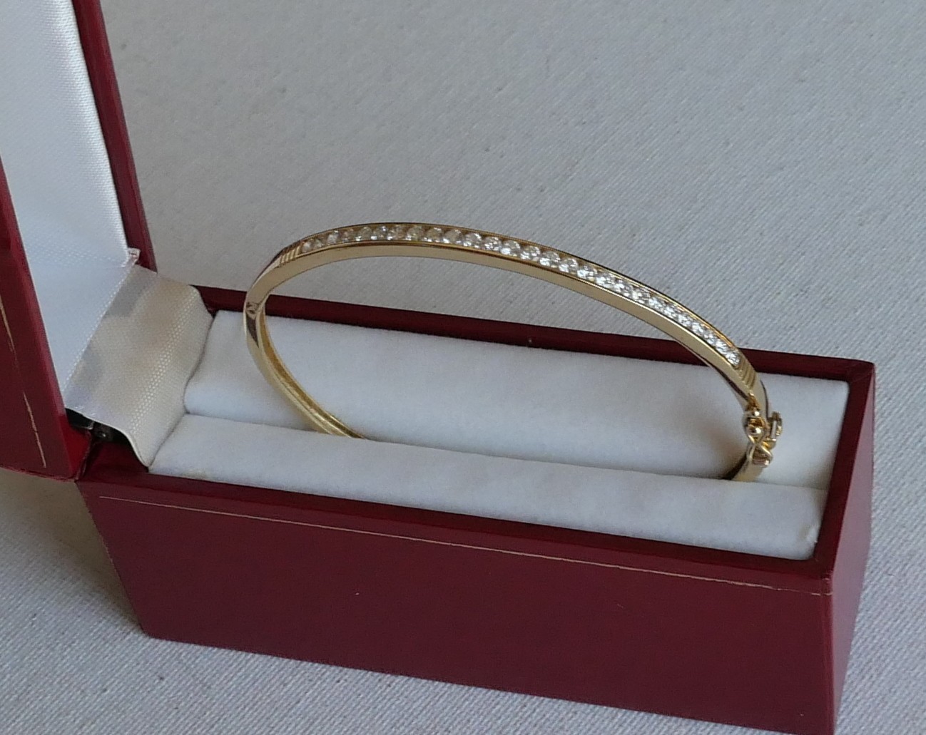 18K Yellow Gold Diamond Bangle Bracelet – 0.80 TCW – Secure Double Clasp