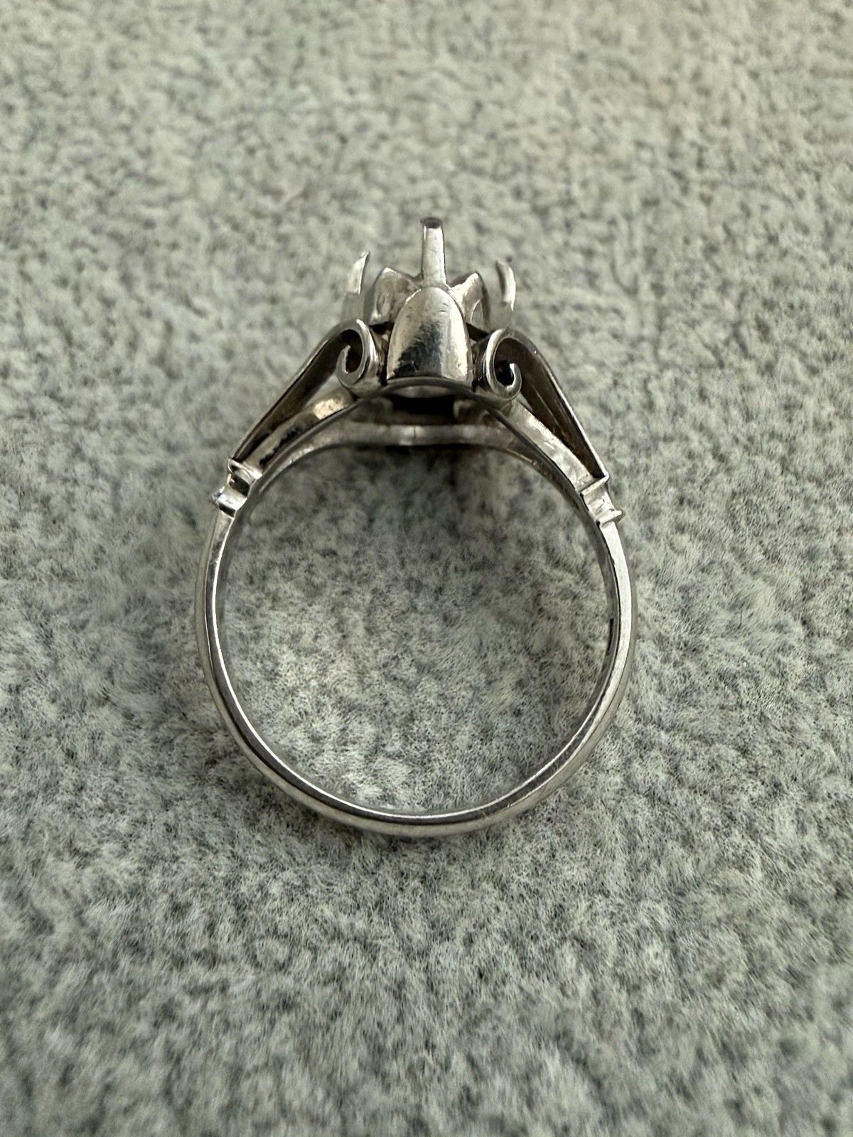 vintage platinum mounting for oval stone ring 7mm X 10mm
