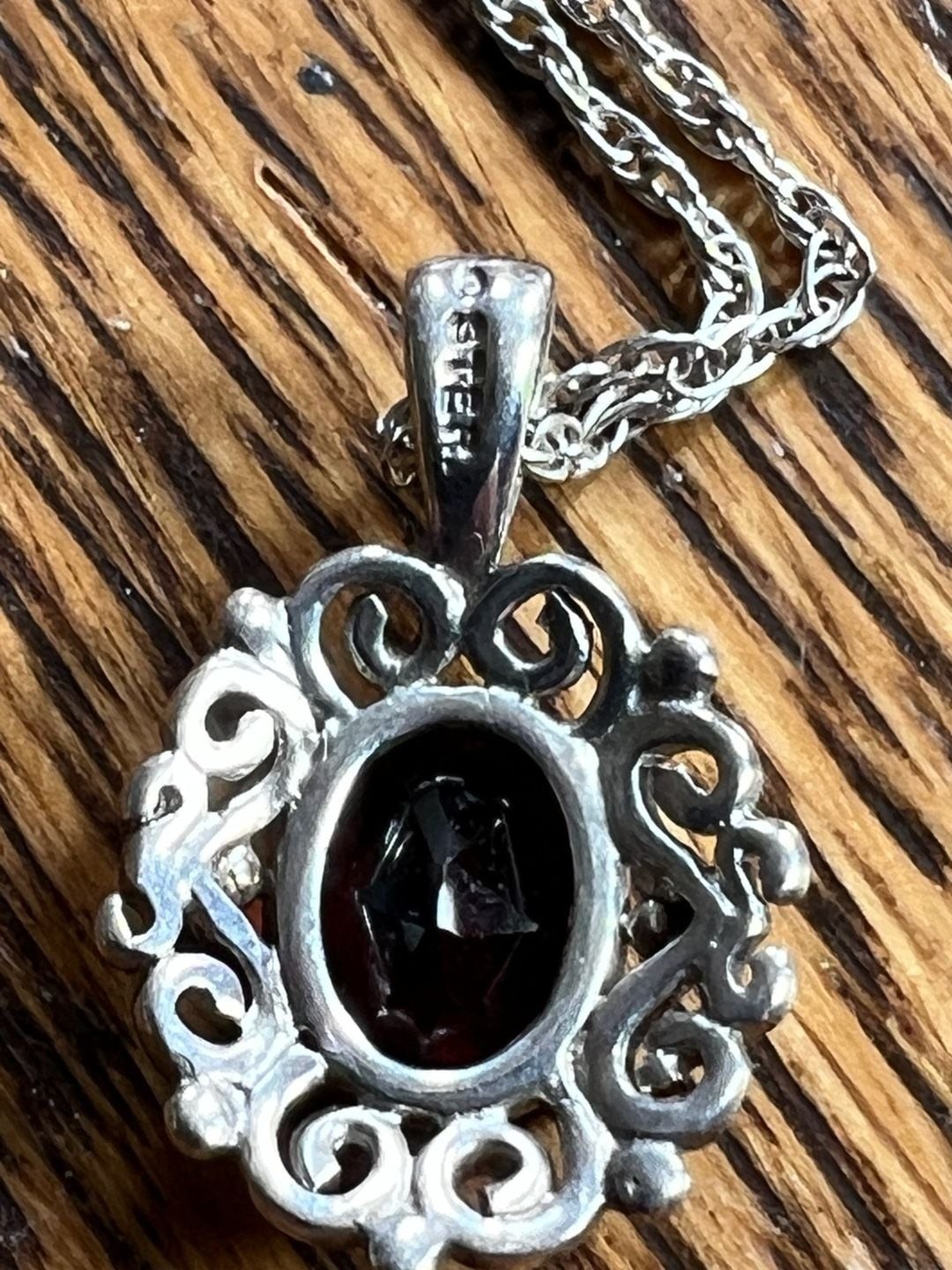 Vintage Sterling Silver Oval Garnet Filigree Pendant Necklace
