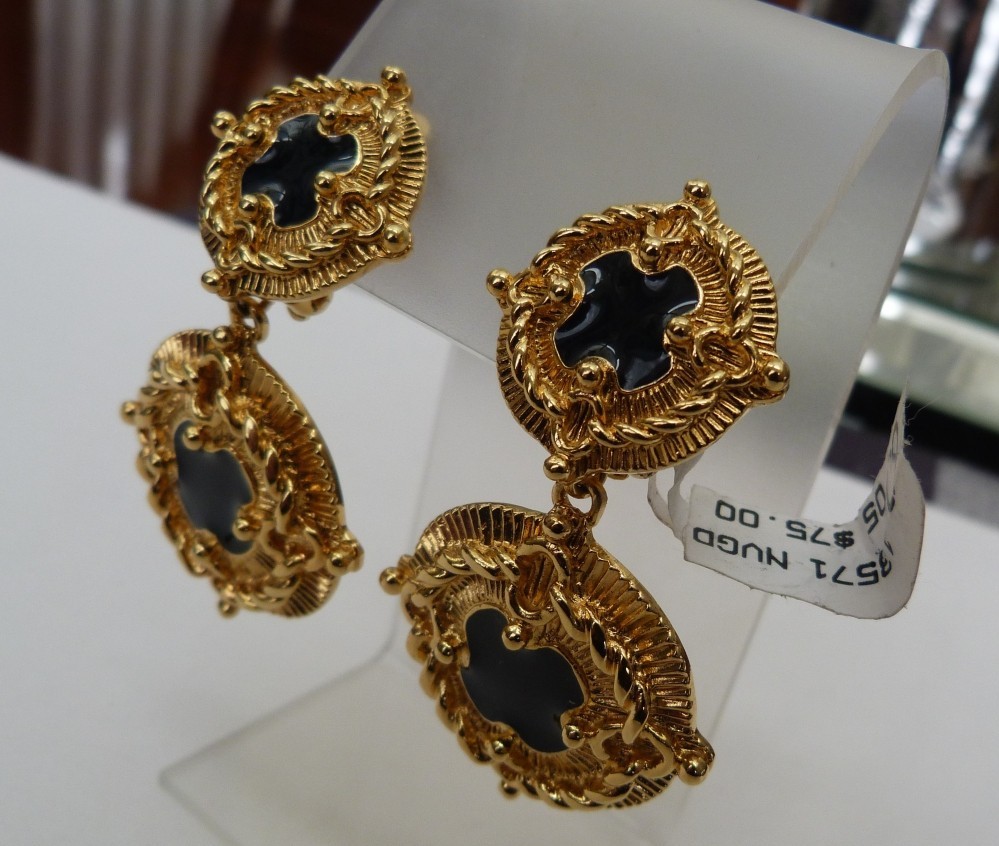 2 3/8″ VTG SIGNED ST JOHN BLACK ENAMEL ETRUSCAN DANGLE DROP EARRINGS NEW W/TAGS