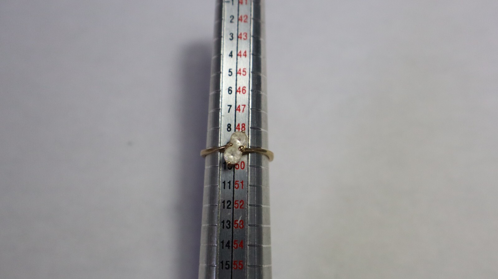 10K GOLD Ring CLEAR STONE WHITE TOPAZ ? SIZE 5 1.29 GRAMS RJ