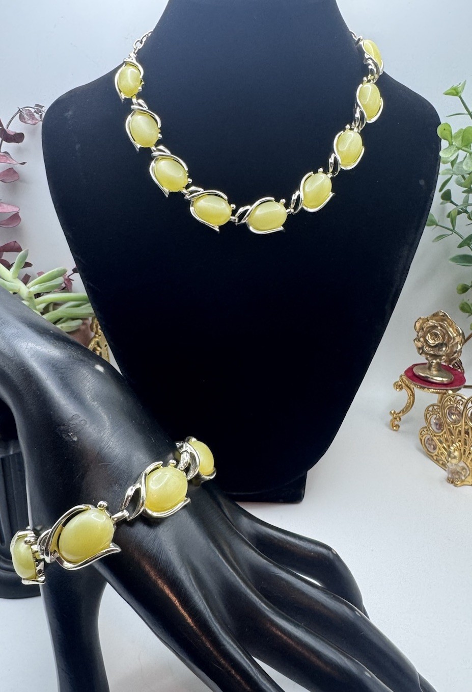 Vintage Coro Lemon Thermoset Necklace & Bracelet Set Unsigned