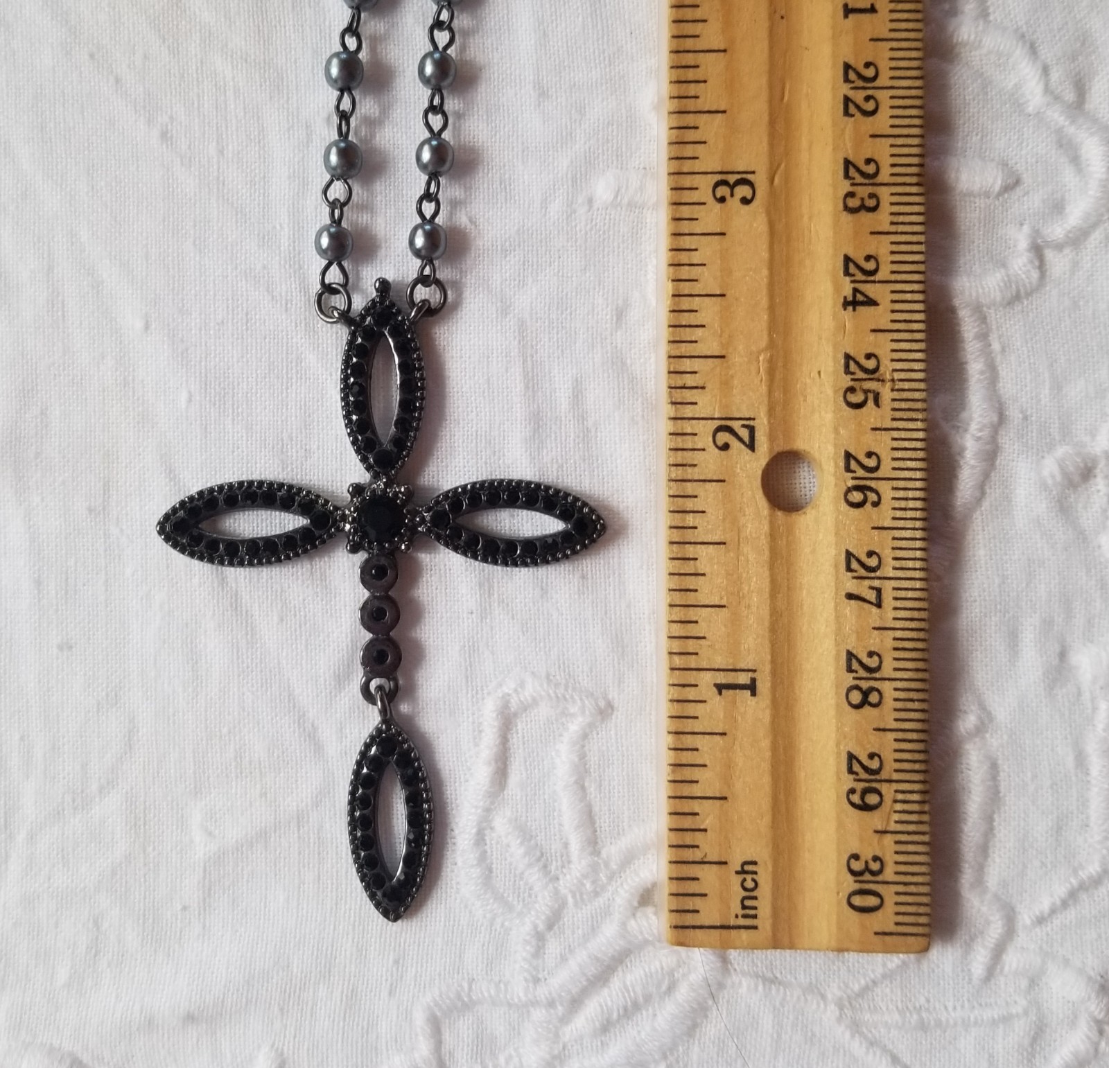 Vtg. Gwen Stefani Black Gothic Rhinestone Articulated Cross Faux Pearl Necklace