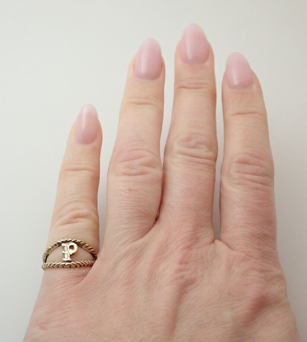 Vintage 18k HGE Signet Initial Letter “P” Pinky Band Ring Sz 4