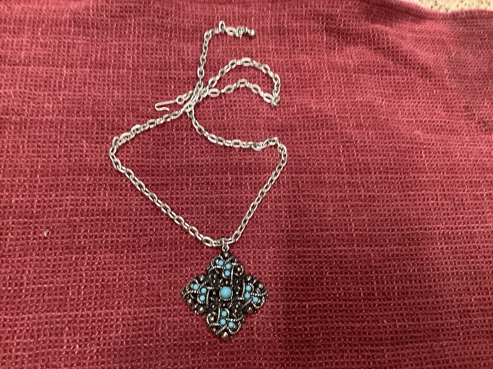 Vintage Avon South Western Style Faux Silver And Faux Turquoise Necklace