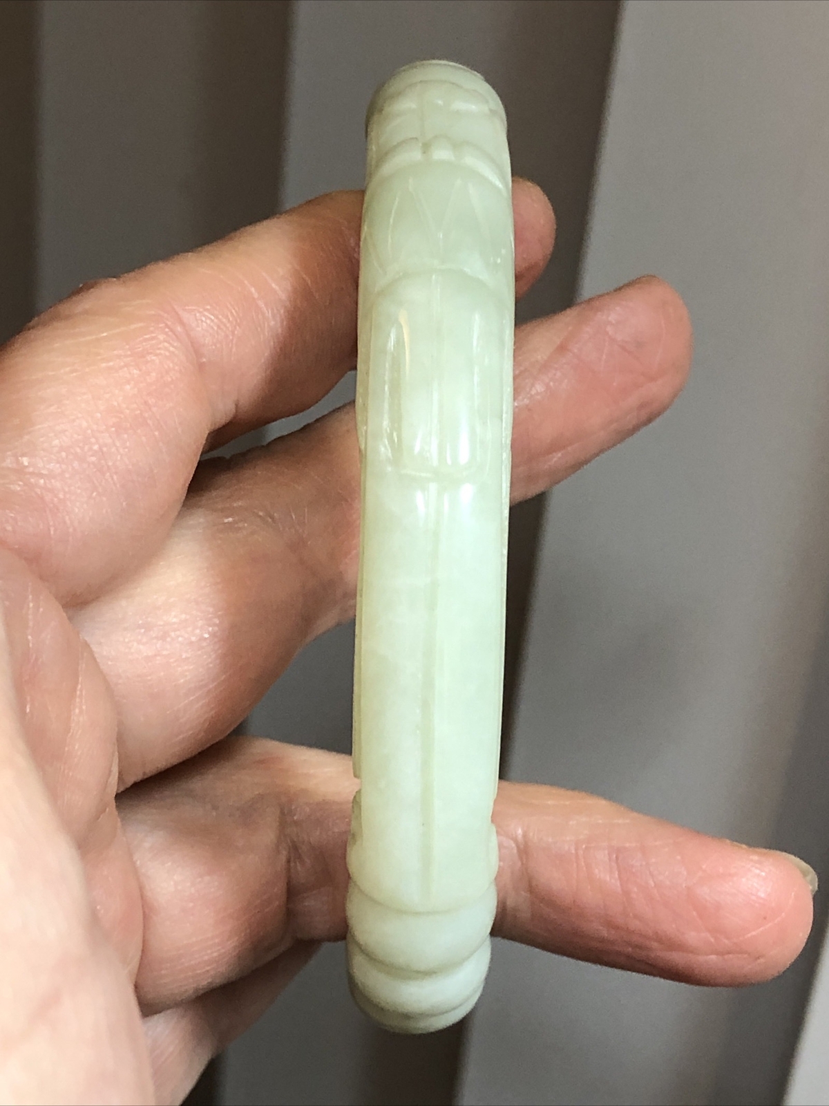 5.Metropolitan Museum Of Art Light Green JADE stone Bangle Bracelet 56.2g,7 1/4″