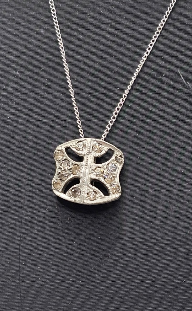 Silverite F And Co Antique Pendant On 19 Inch Sterling Silver Chain