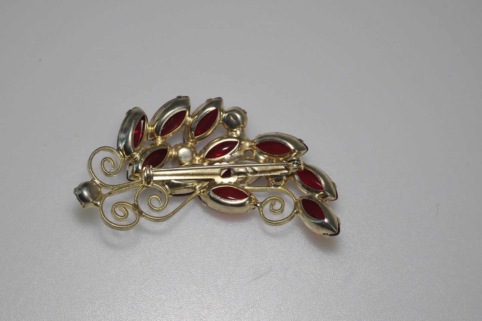 Brooch AB RED RHINESTONE FLOWER spray scroll prong open R34