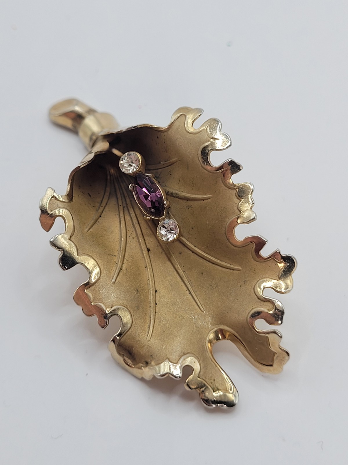 Vintage 3D Gold Plated Leaf Brooch Purple & White Rhinestone Seeds Lettuce Edge