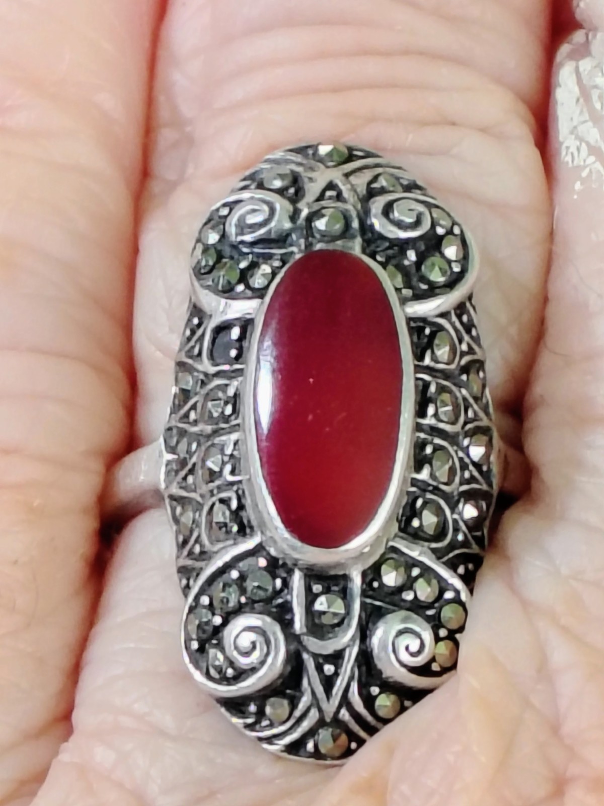 R691 Vintage 925 Sterling Silver Marcasite Coral Colored Cabochon Ring Sz 6.5