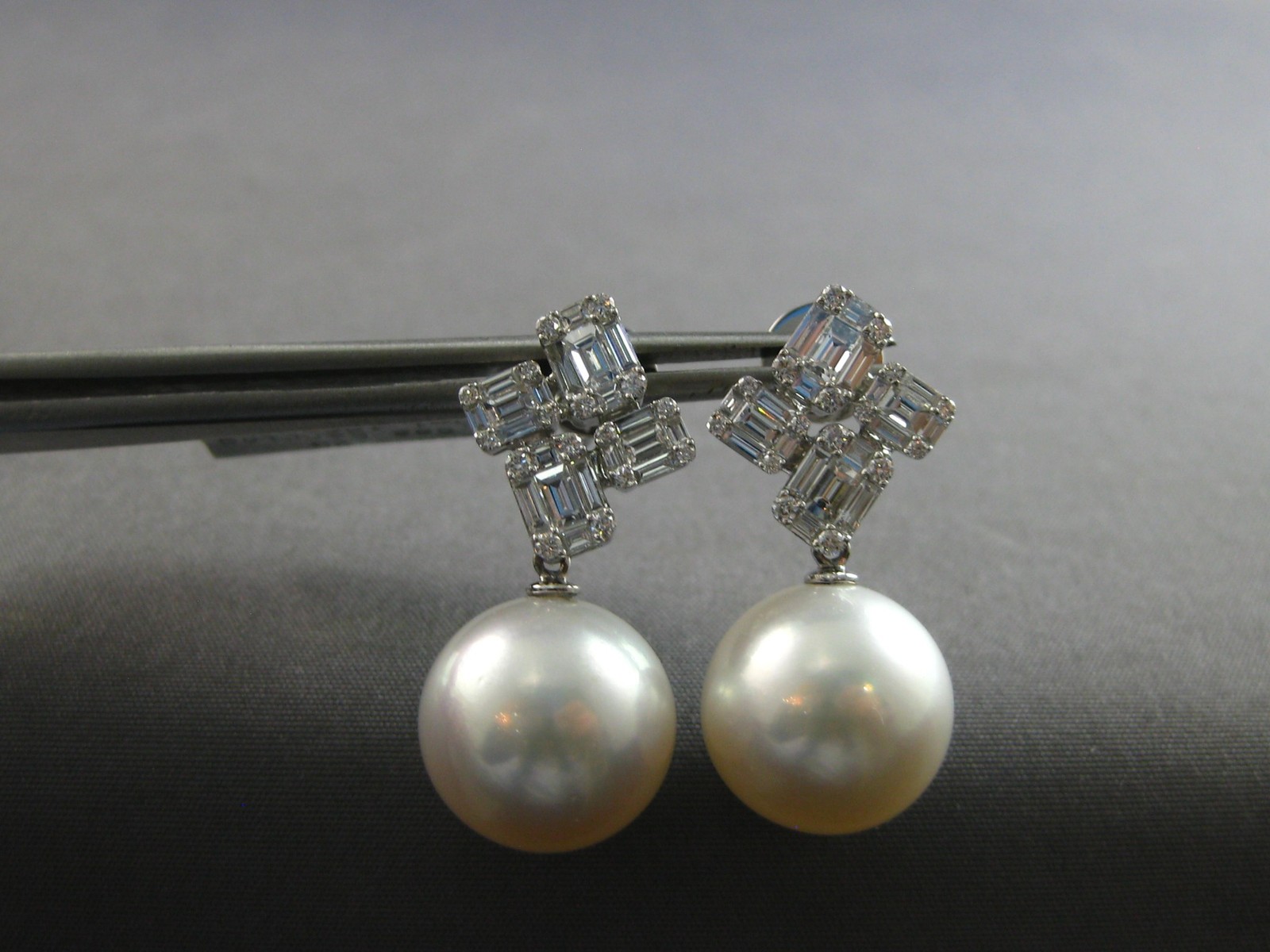 LARGE 1.52CT DIAMOND & AAA SOUTH SEA PEARL 18KT WHITE GOLD FUN HANGING EARRINGS