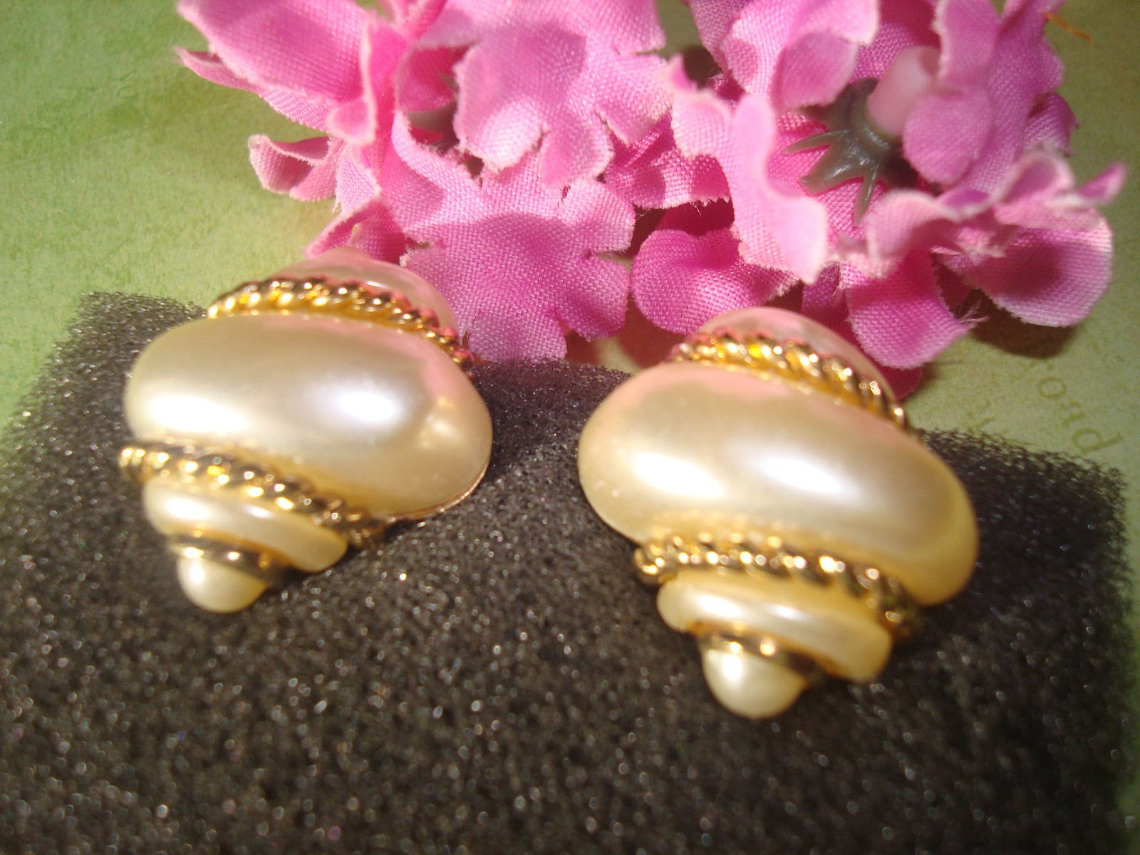 VTG.SIGNED”REPLICA”Made in ITALY NAUTILUS,SHELL,SNAIL F/PEARL EARRINGS GOLD/Plt.