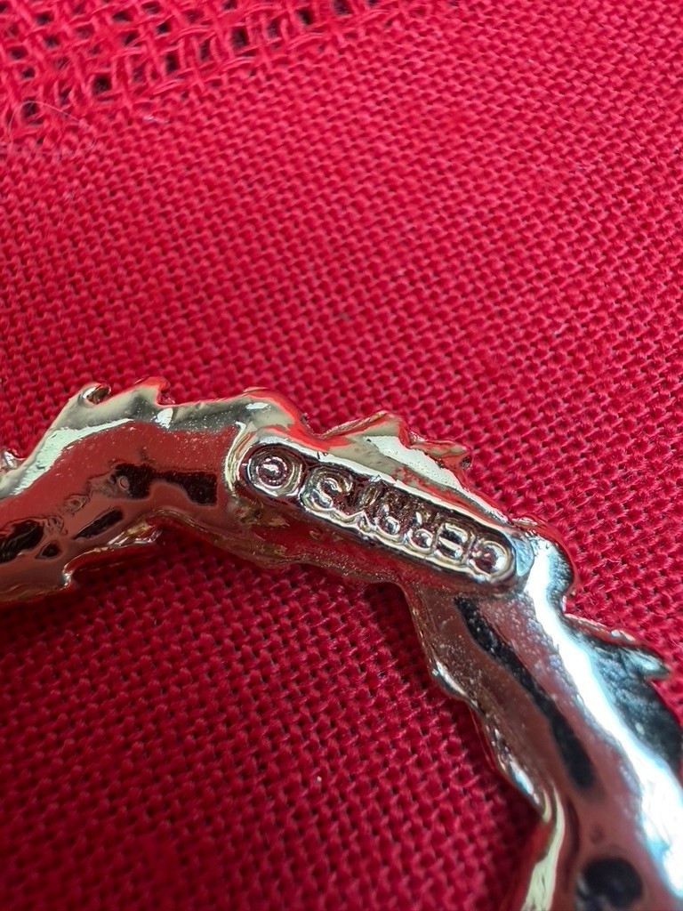 VTG Signed Original Collectible Gerry’s Christmas Leaf Wreath Pin Gold Tone