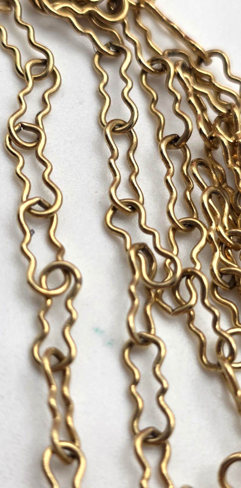 Vintage Gold Tone LSM Oval Photo Locket Necklace 24 In Wavy Link Chain