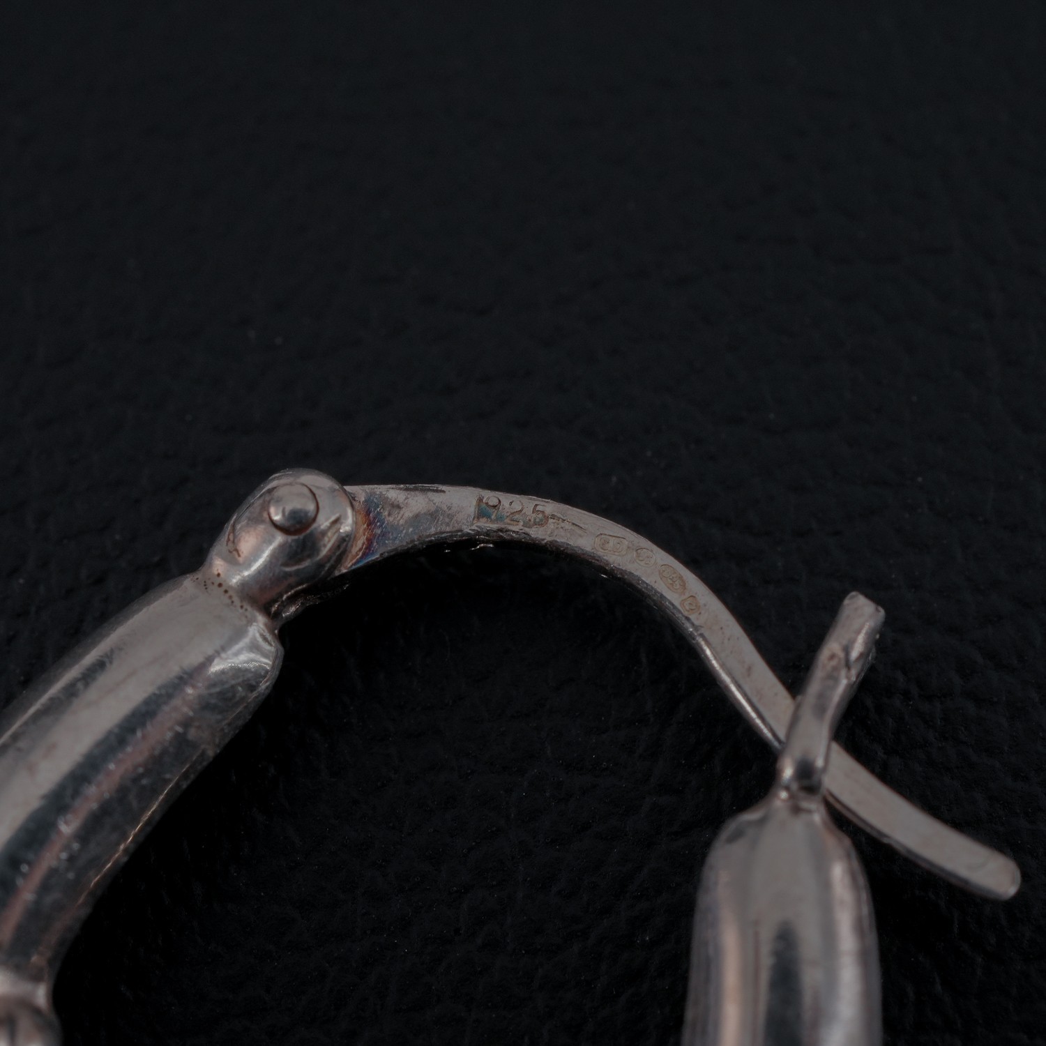 3.3g Solvar Dublin Sterling Silver Claddagh Hoop Earrings Ireland Vintage 0.85in