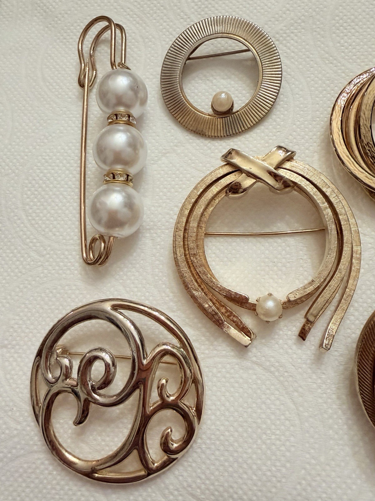 Vintage Lot 6 Gold Tone Faux Pearl Brooches Circle Safety Pin Modernist MCM