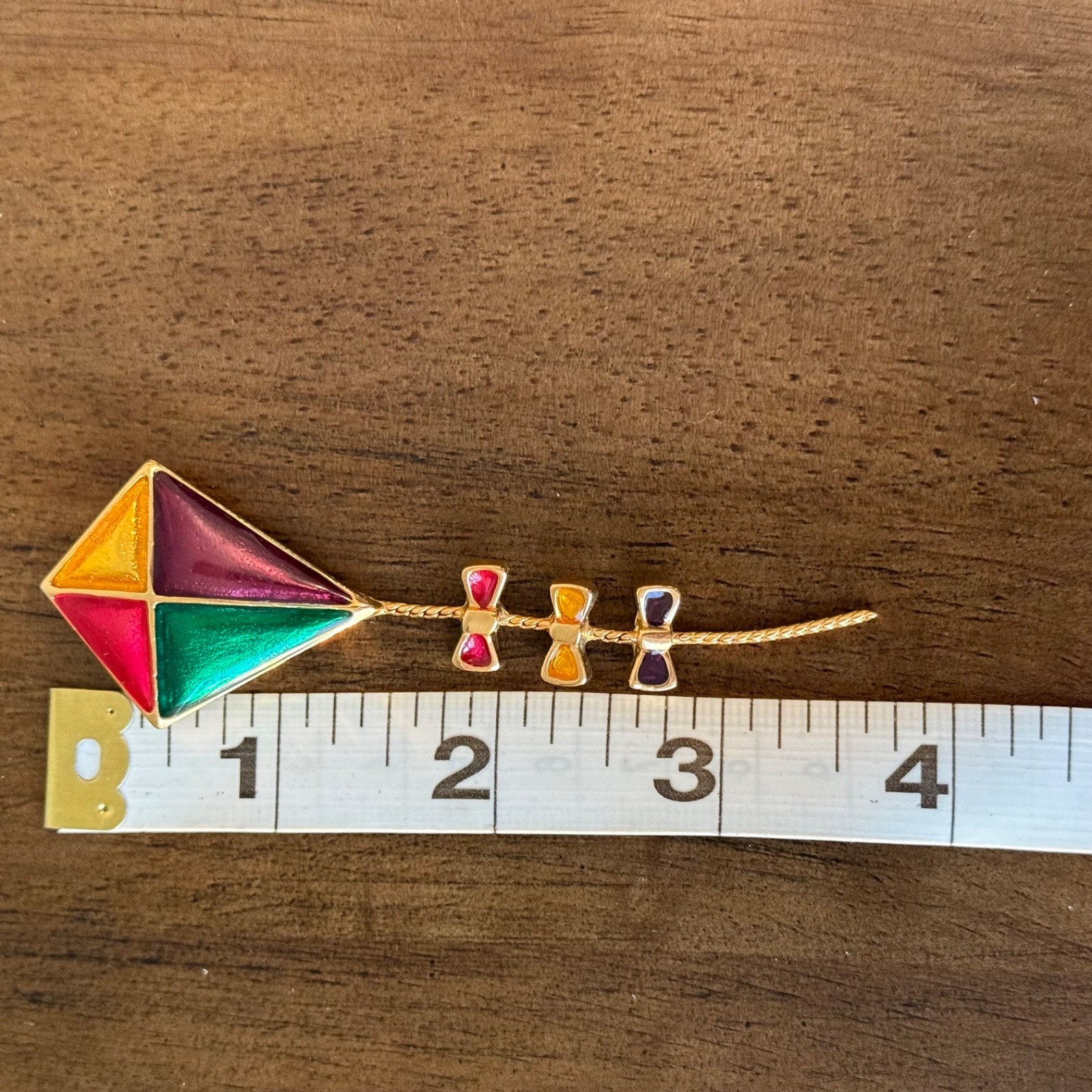 Vintage Red Green Yellow Enamel With Bow Tail Gold Tone Kite Pin Brooch E165 Fun