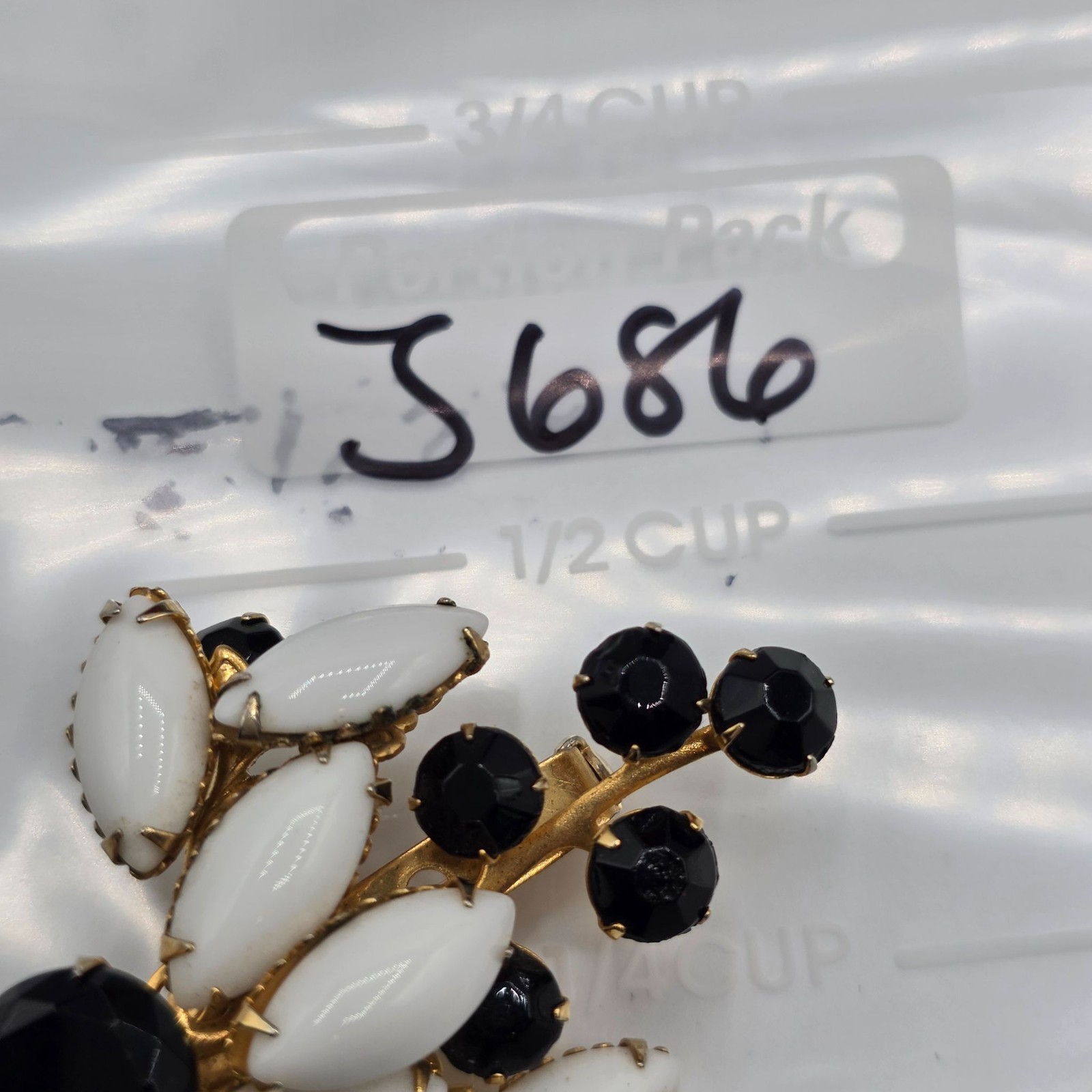 Vintage Art Deco Brooch White Black Stone Gold Tone Floral Bouquet Pin Jewelry