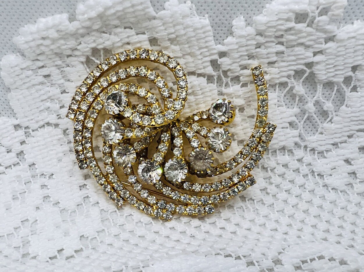 Brooch Vintage Dimensional Spiral Clear Glass Rhinestone Gold Tone MCM 1950’s