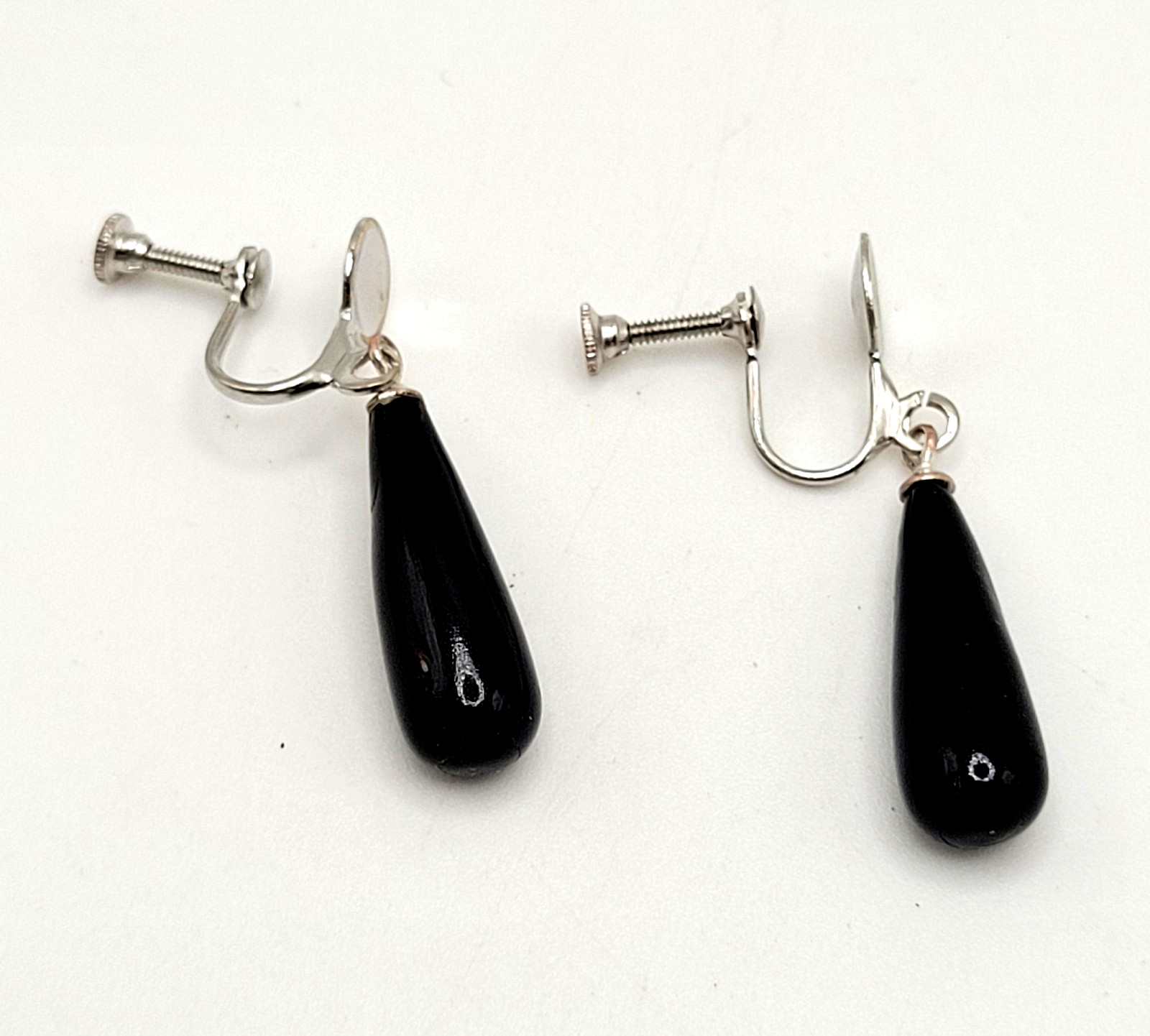 Hawaiian Natural Black Coral Teardrop Torpedo Mixed Tone Vtg Screw Back Earrings