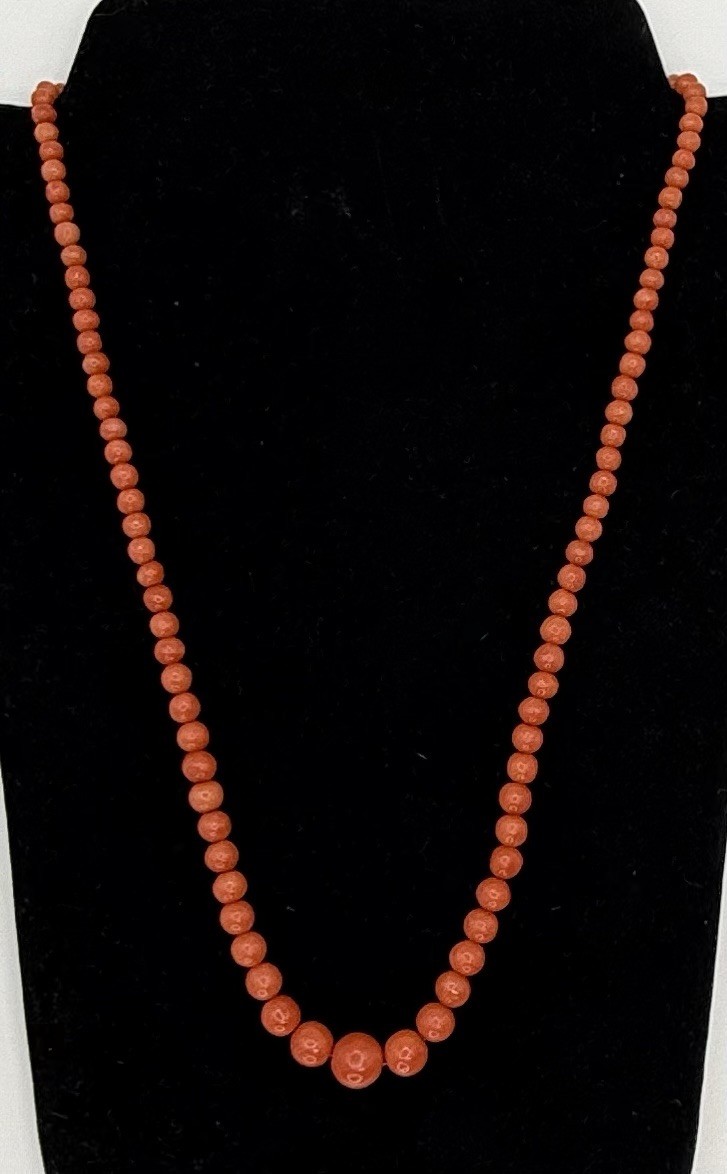 Antique Edwardian Victorian Hand Strung Knot Graduated Coral Bead Necklace 18”