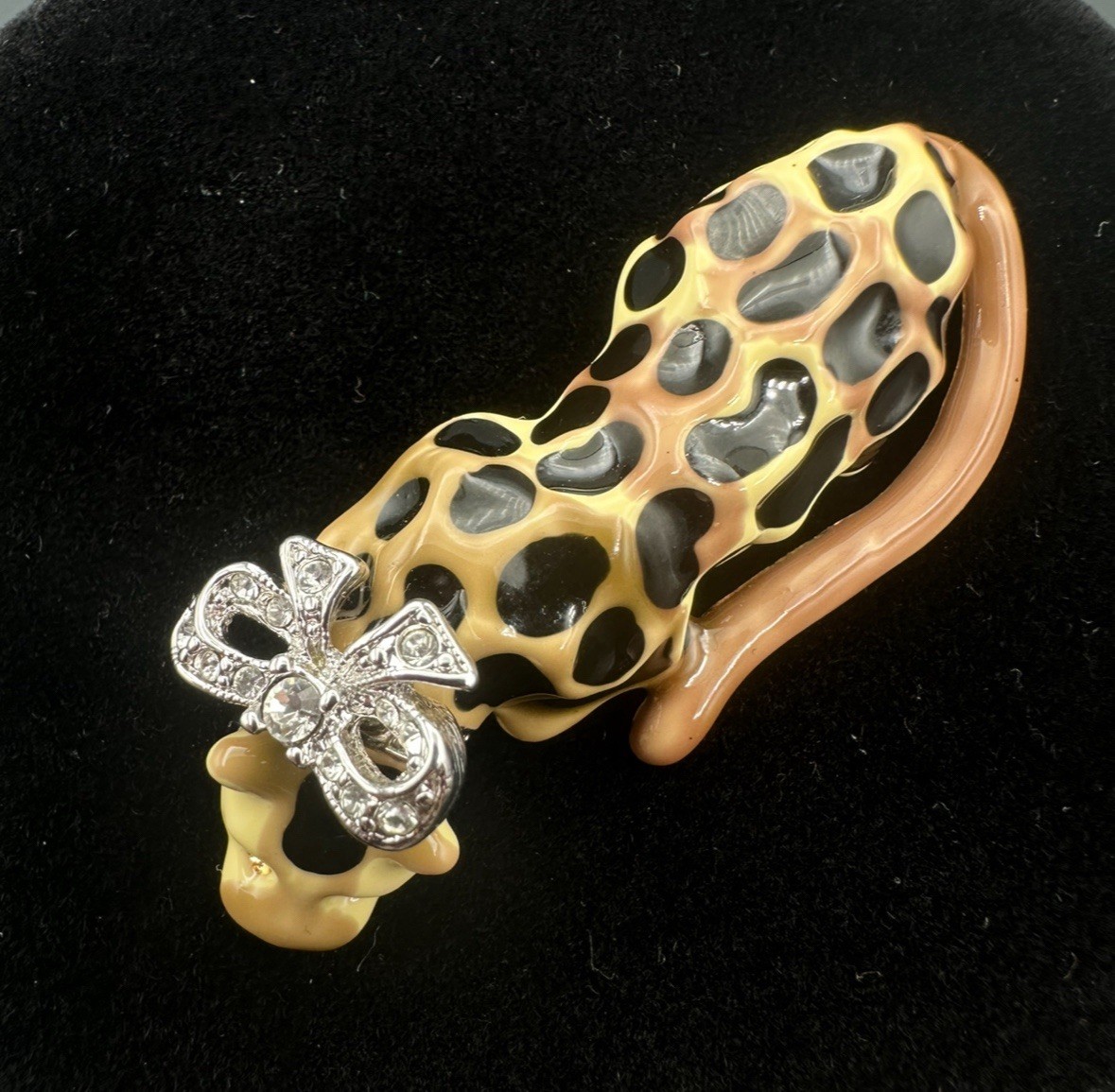 Signed KJL Kenneth Jay Lane Leopard With Crystal Bow Brooch Pin