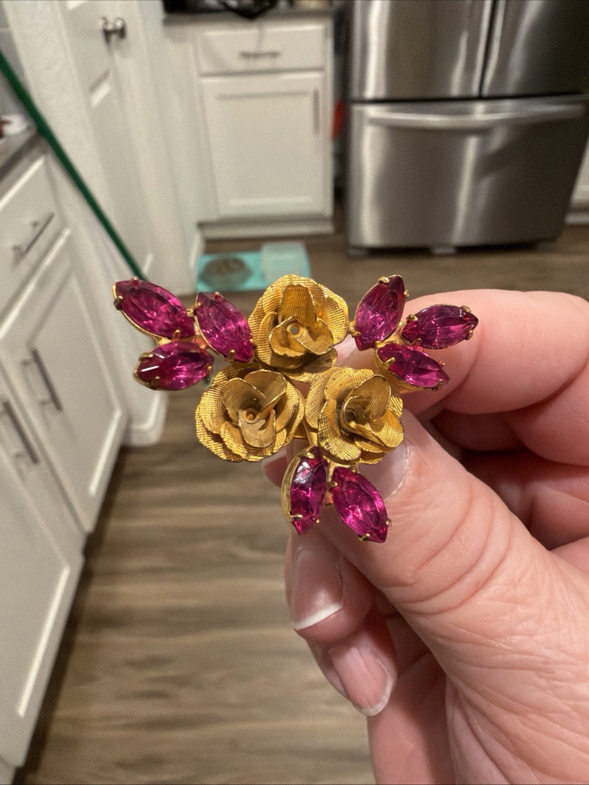 Stunning Austrian Pink Ruby Crystal 3D Gold Tone Roses Quality Vintage Brooch