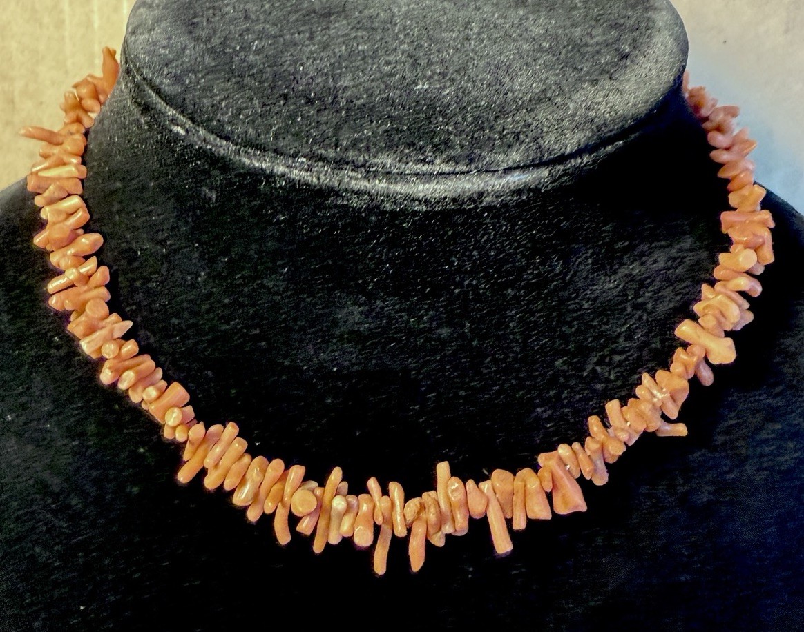 VINTAGE SALMON COLOR BRANCH CORAL Choker NECKLACE 15 inch Long