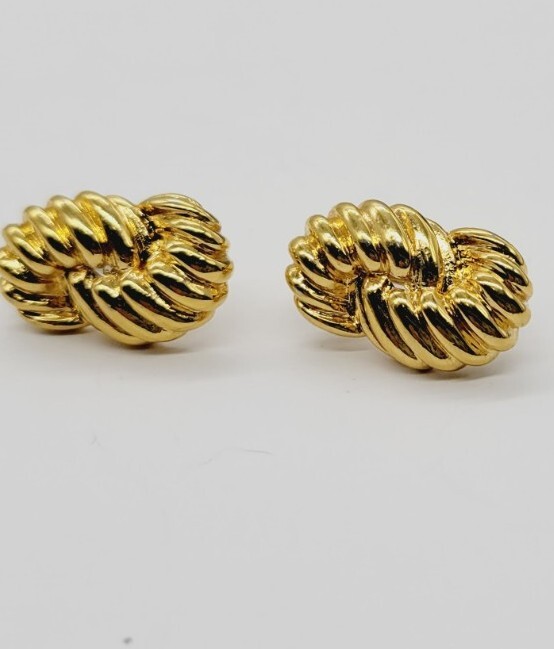 NAPIER Earrings Knot Screw Back Clip On Textured 1 in Vintage