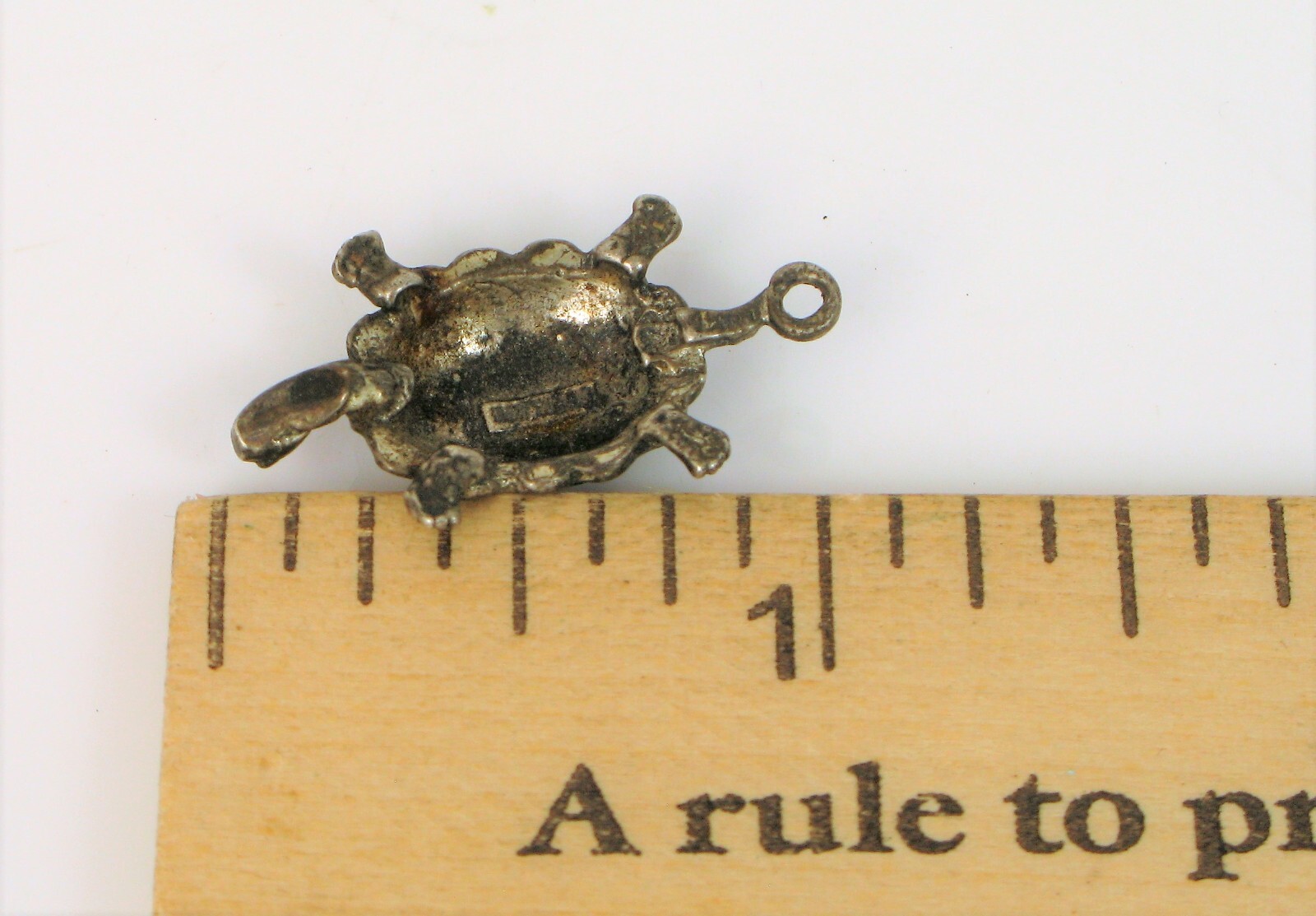 VINTAGE BEAUTIFUL STERLING SILVER DAINTY TURTLE ANIMAL PENDANT SOLID ABOUT 1″