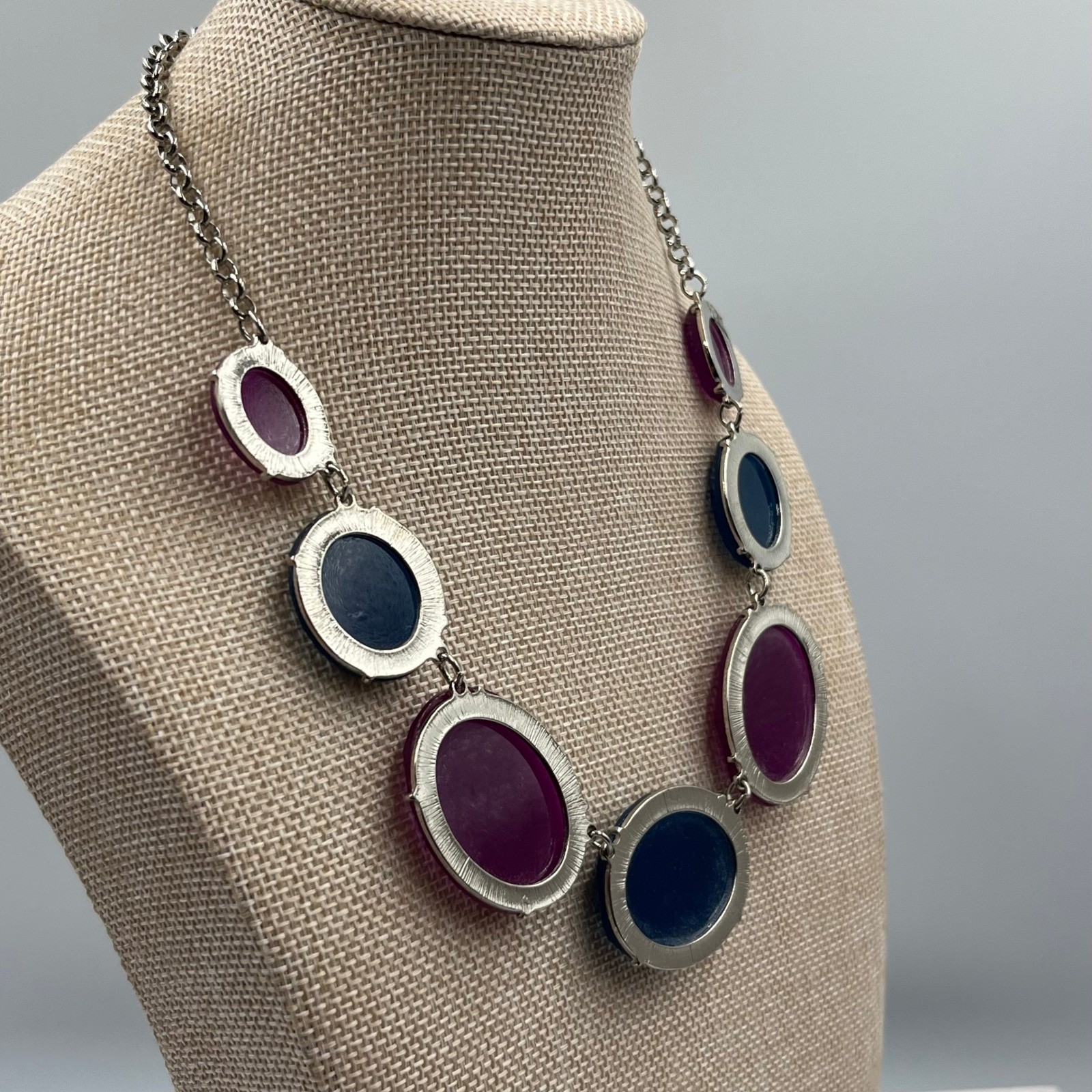 Vintage Deep Purple Navy Blue Faceted Acrylic Statement Necklace Silver Tone Bib