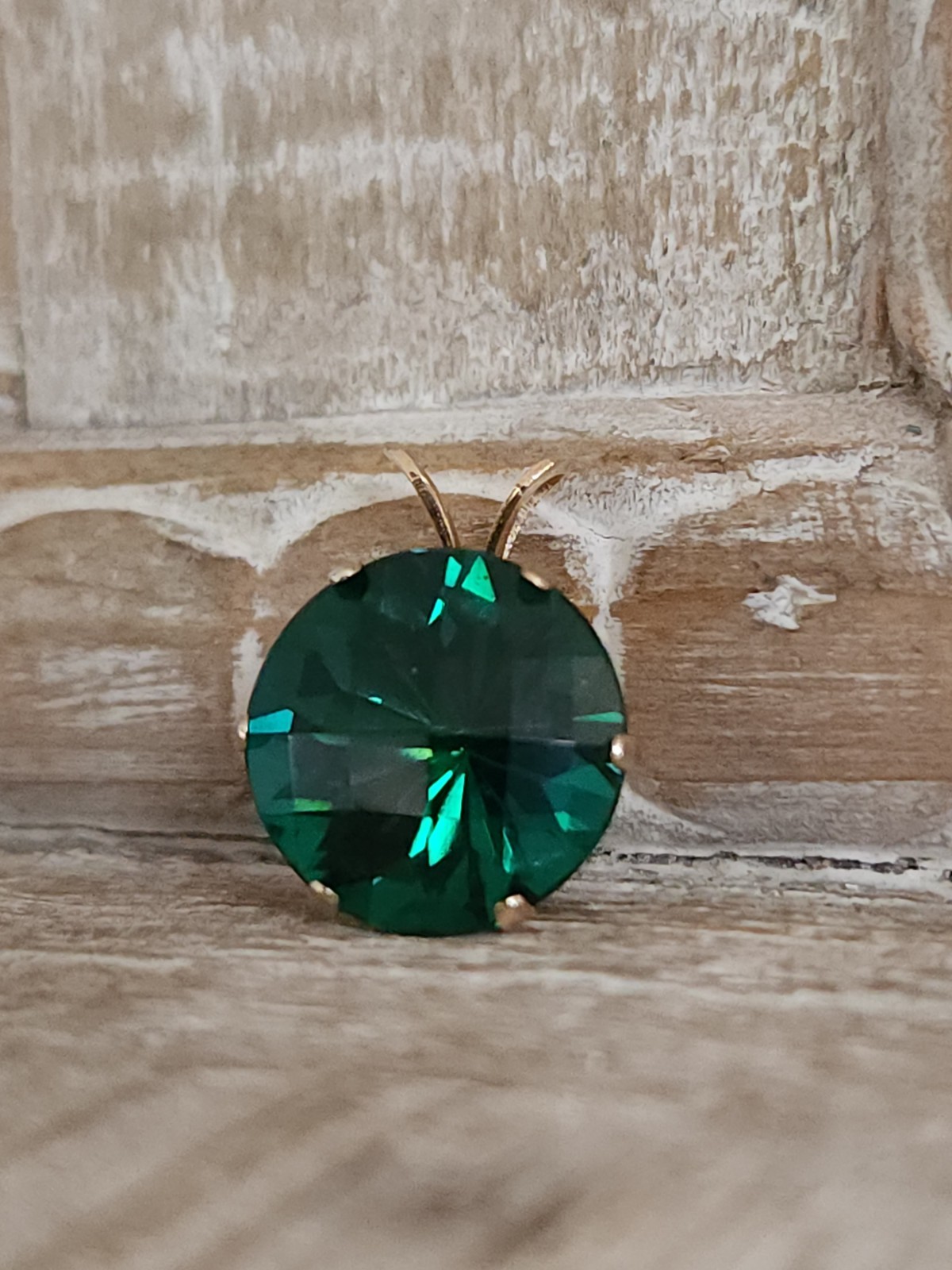 Vintage FI 10k Yellow Gold 14mm Green Cushion Cut Pendant Round Stone Estate