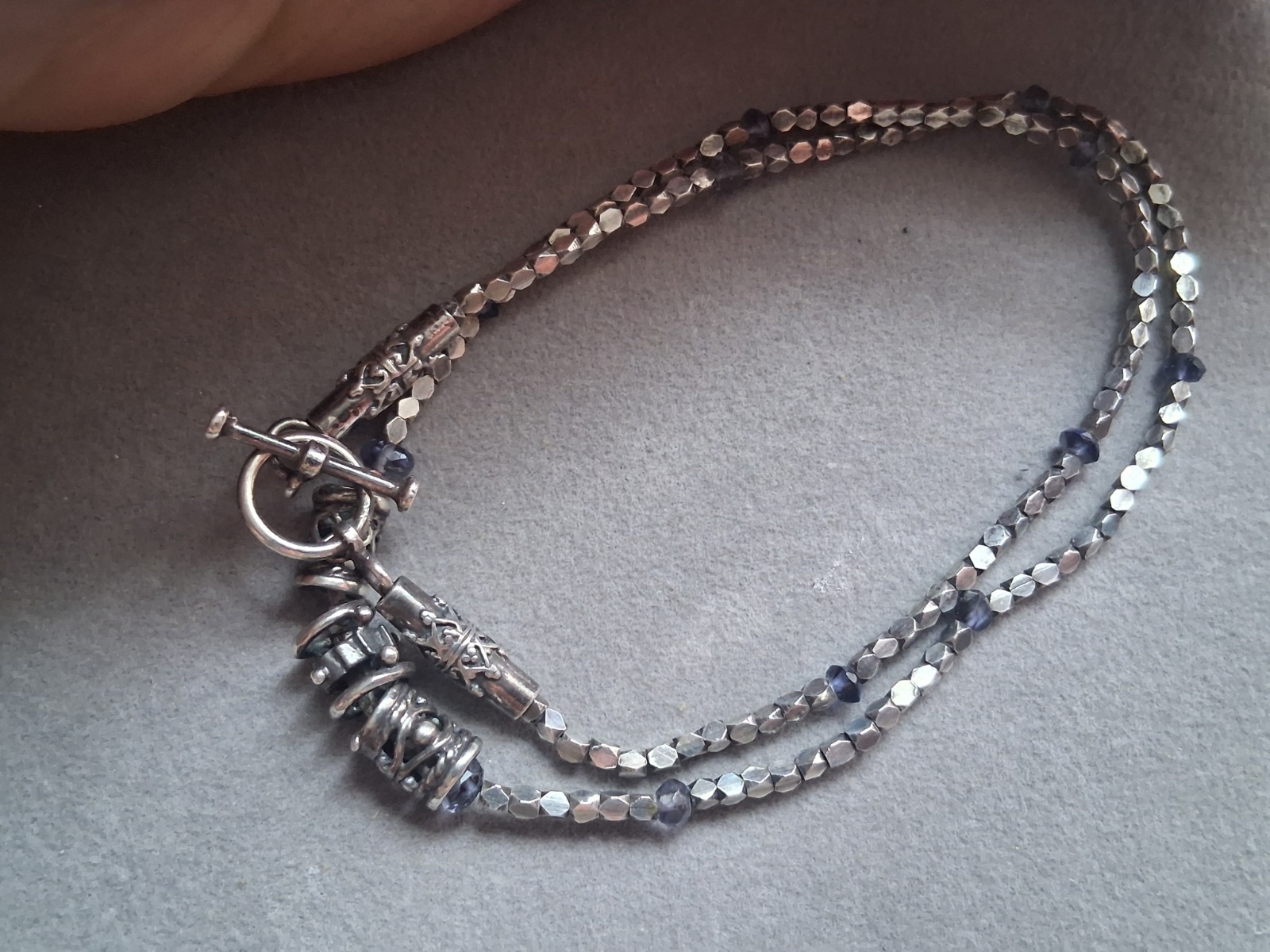 Sterling silver bead & amethyst chip accent bead necklace w/925 accent beads 17″