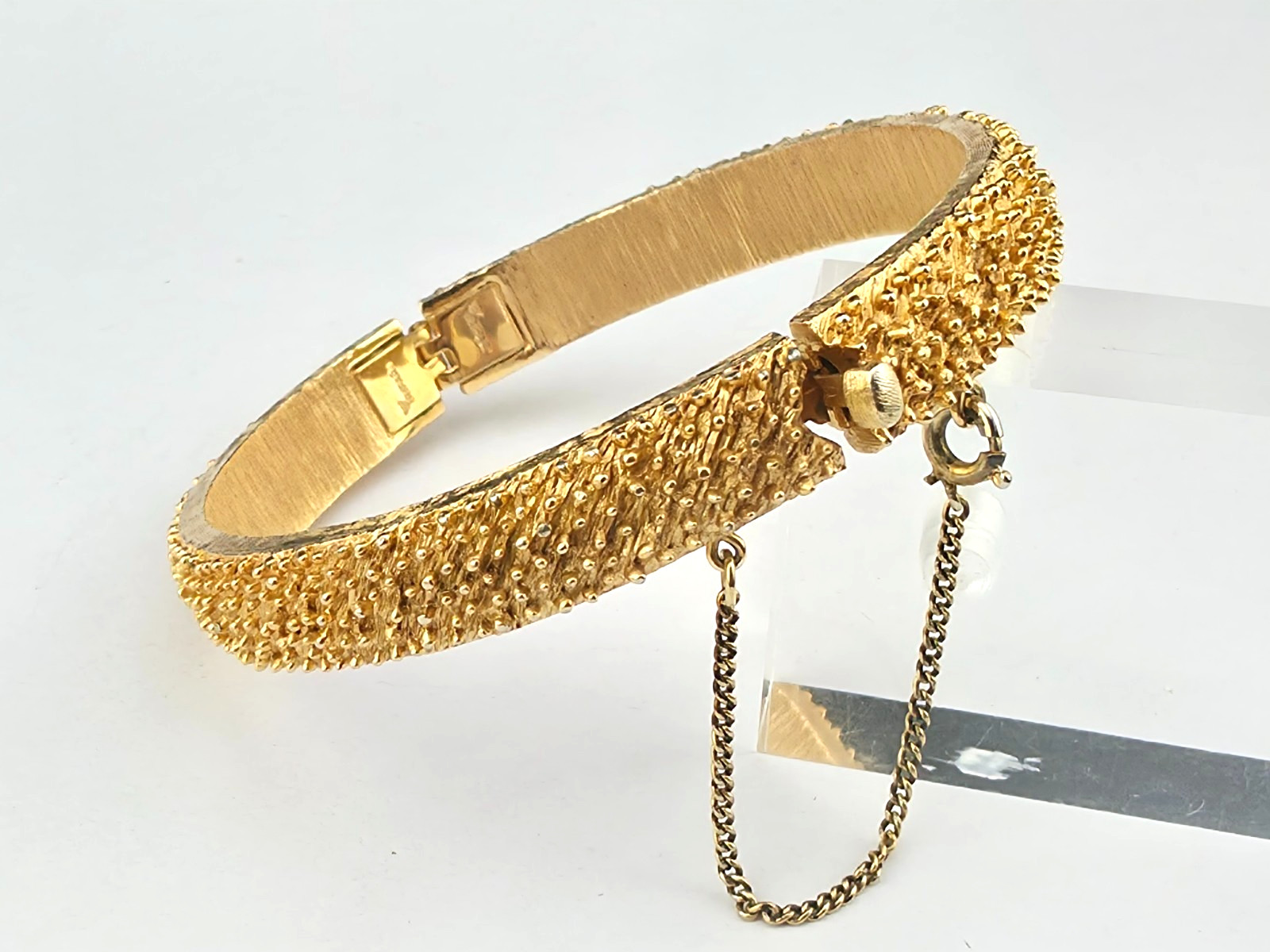 Vintage MCM Crown Trifari Gold Plated Popcorn Nugget Textured Bangle 7″ Bracelet