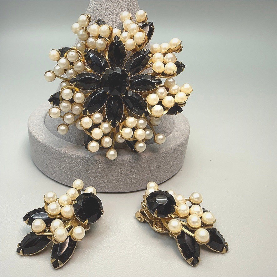 Beaujewels Vintage Large Brooch and Earring Set Black Rhinestone and Faux Pearl