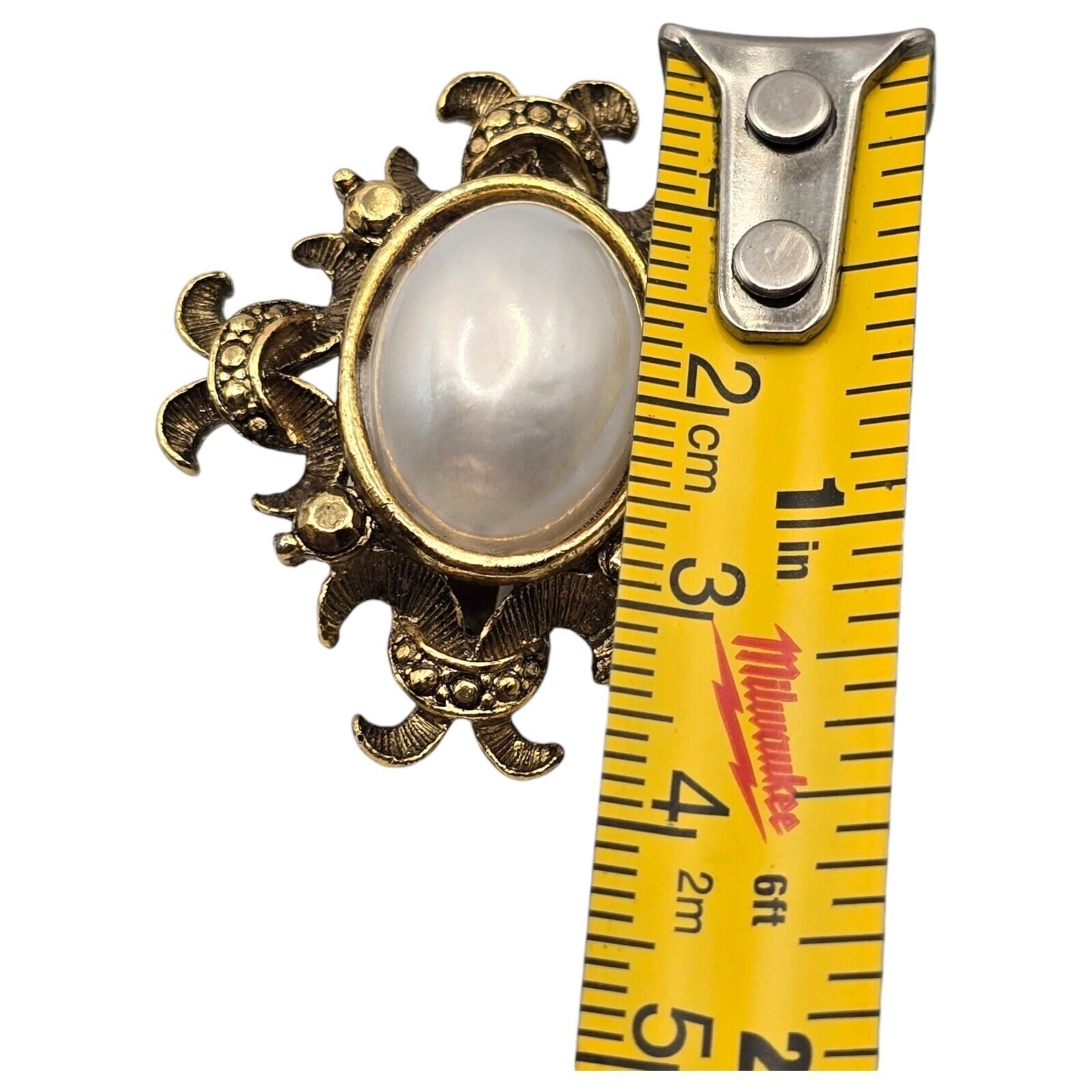 Brooch Victorian Style Large Cabochon Bead White Antique Gold Tone SKU2309