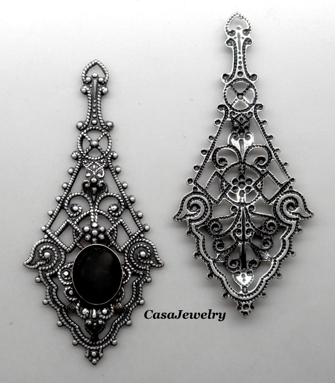 #1750MBLU ANTIQUED .925 STERLING SILVER PLATED FILIGREE W/TOP RING & 10X8 CAB