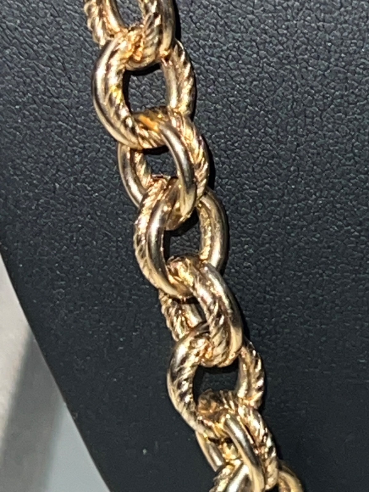 Vtg Gold-tone Double-link Textured Rolo Lariat Chain Necklace w/ Amulet Pendant