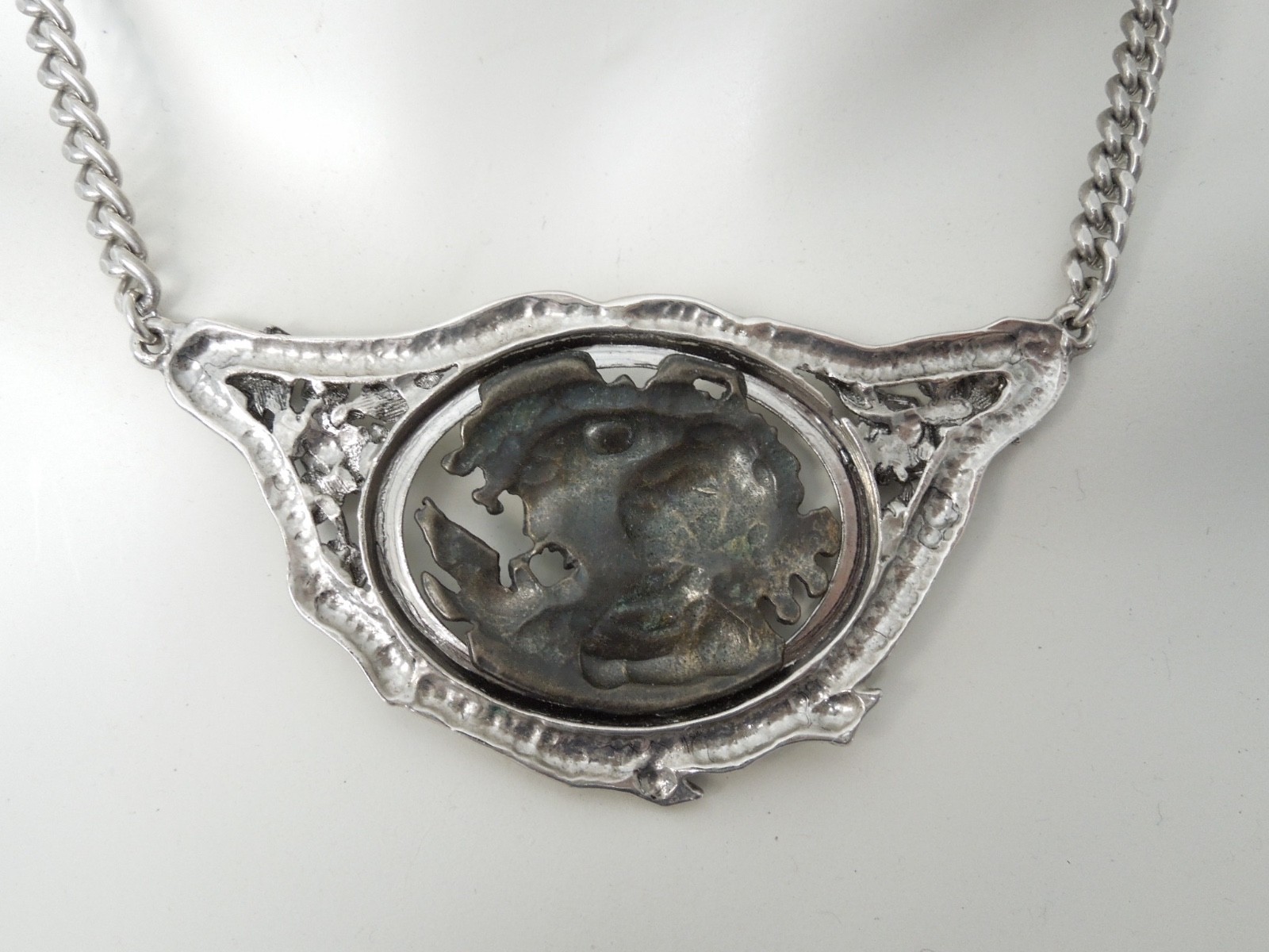 Art Nouveau Necklace Relief Medallion 37.9 G/Length 40.5-45 Cm