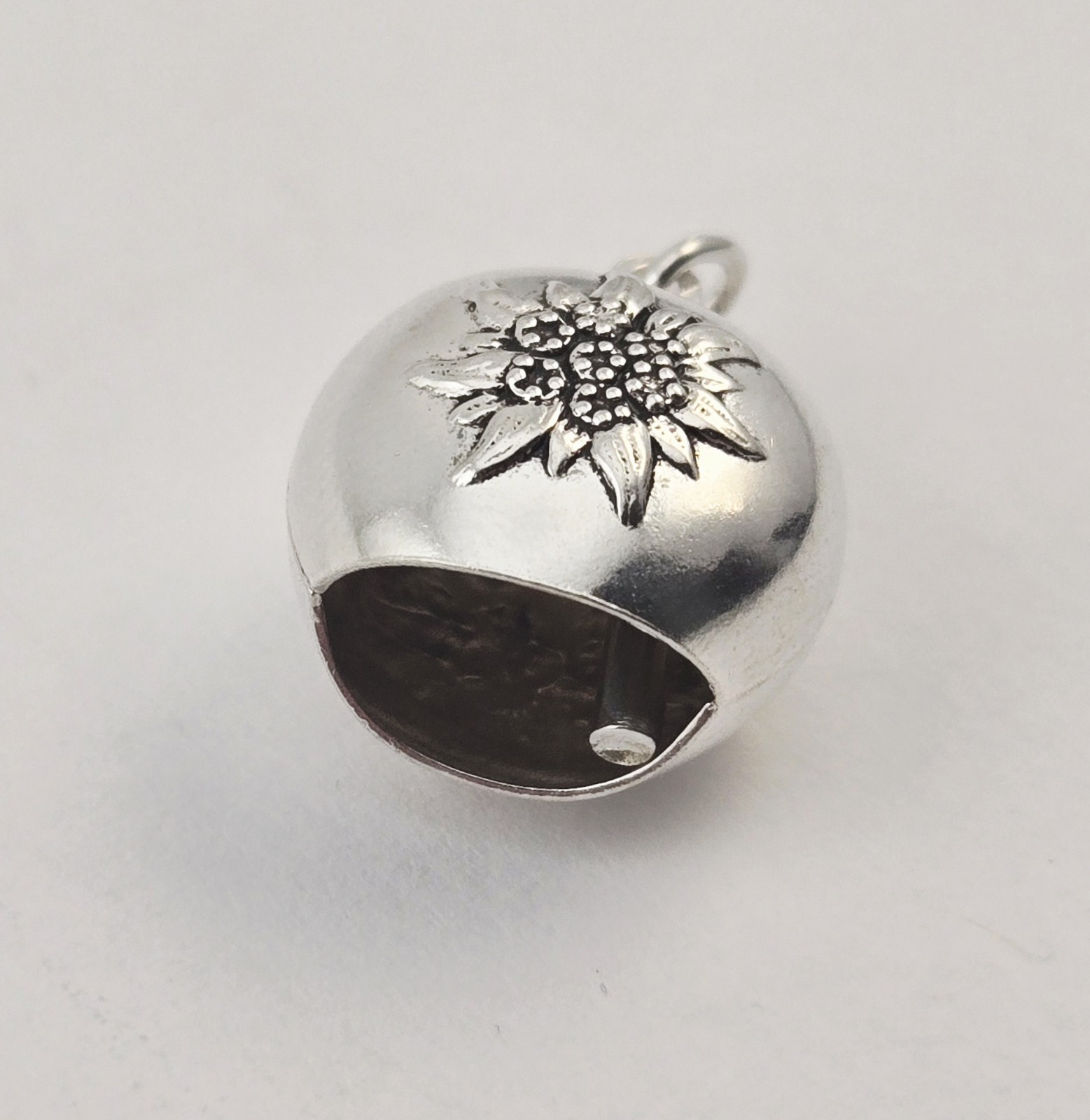 Vintage 800 Silver Edelweiss Cow Bell Swiss Antique Charm Pendant – 3.1g