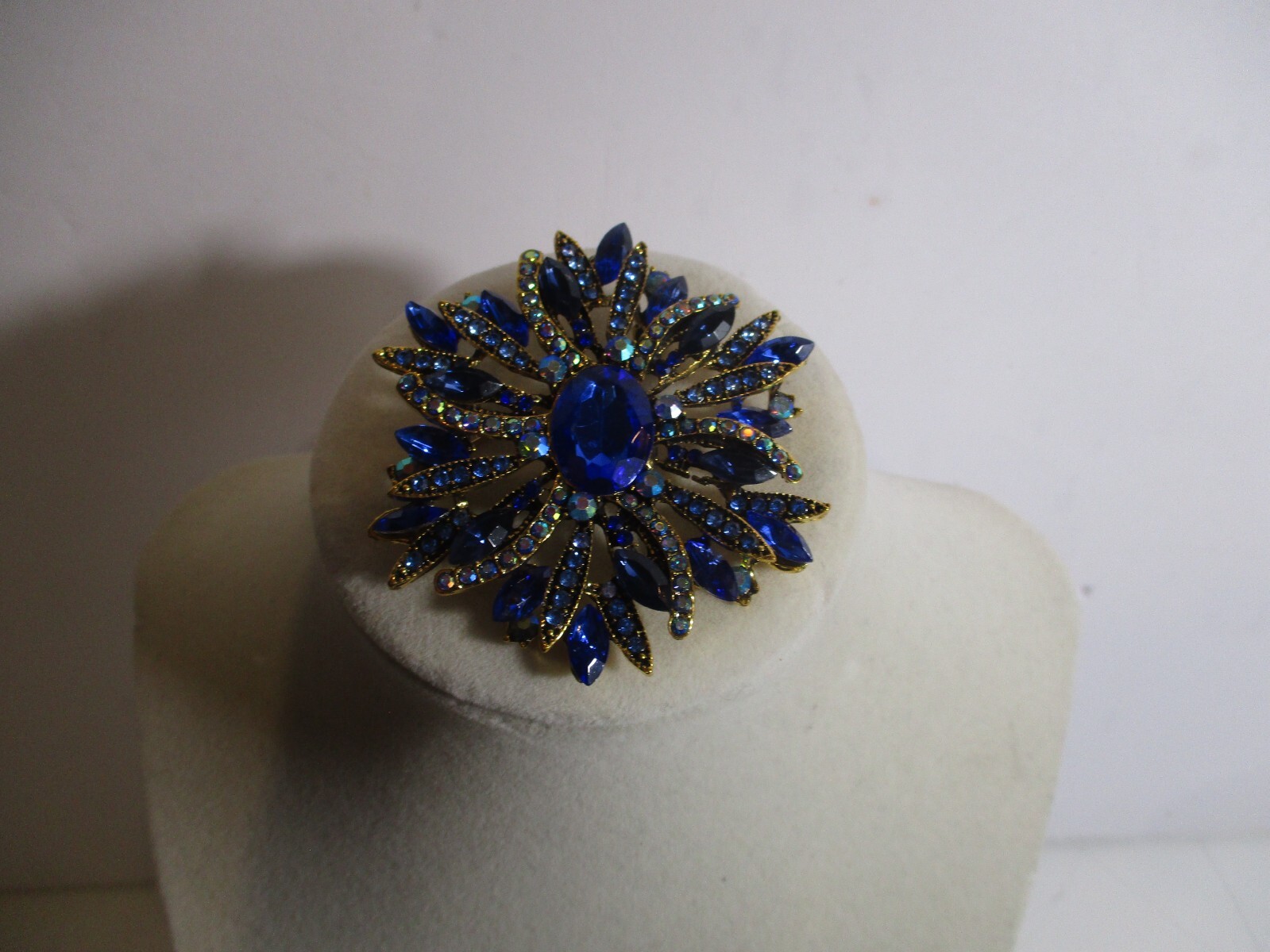 Bright Blue Rhinestones & Crystals Flower Goldtone Brooch Retro Style
