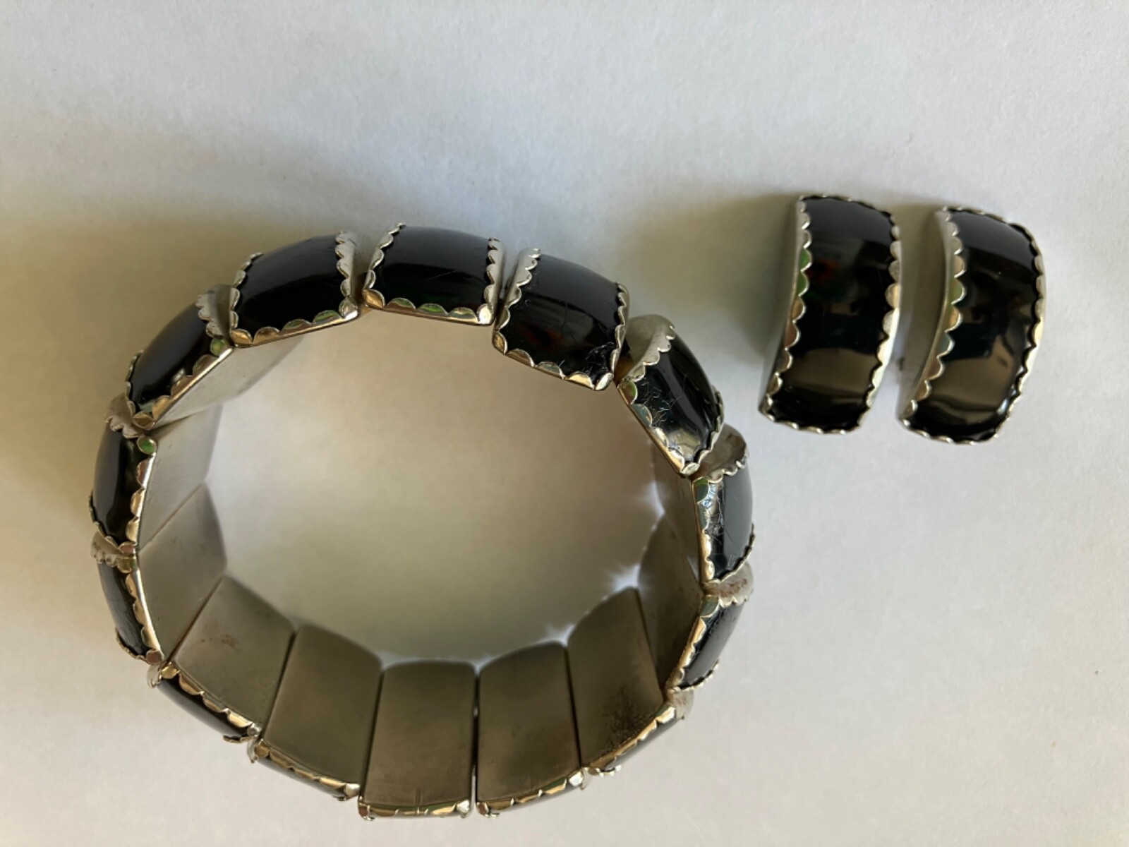 Vintage Retro 60s Black Enamel Silver Tone Expanding Bracelet & Clip On Earring