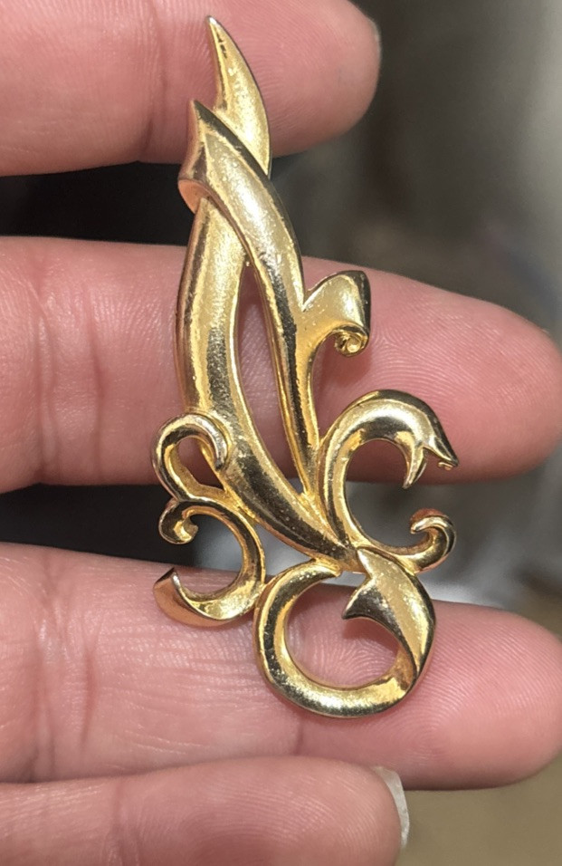 Vintage Gold Tone Made In England Pin Brooch Numbered