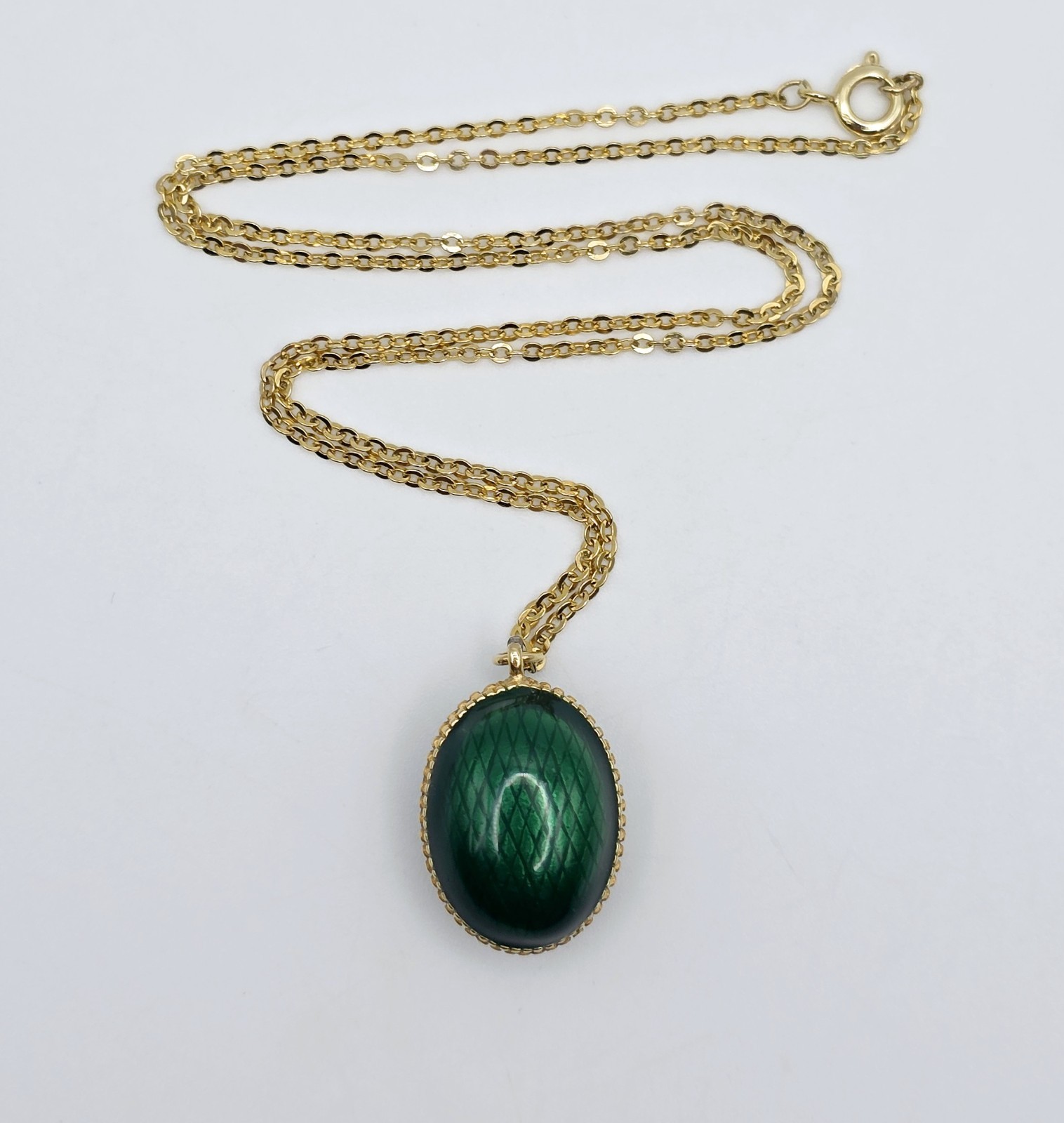 Vintage Gold Tone Green Guilloche Enamel Egg Pendant Necklace Criss Cross Charm