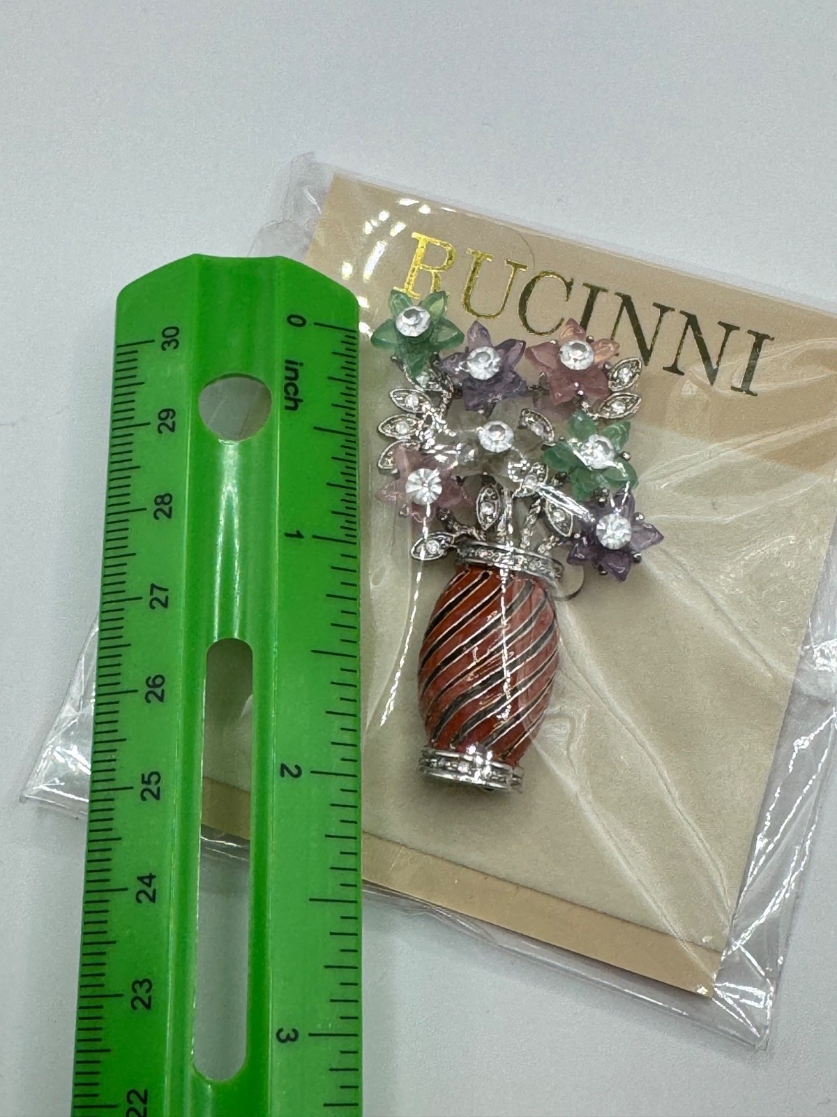 VINTAGE RUCINNI FLOWER BOUQUET IN VASE BROOCH PIN TEXTURED RHINESTONE ENAMEL