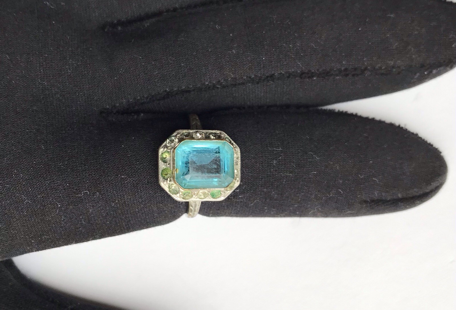 Vintage Art Deco Blue Crystal Ring Green & Clear Surround Approx Size 6.5 Silver