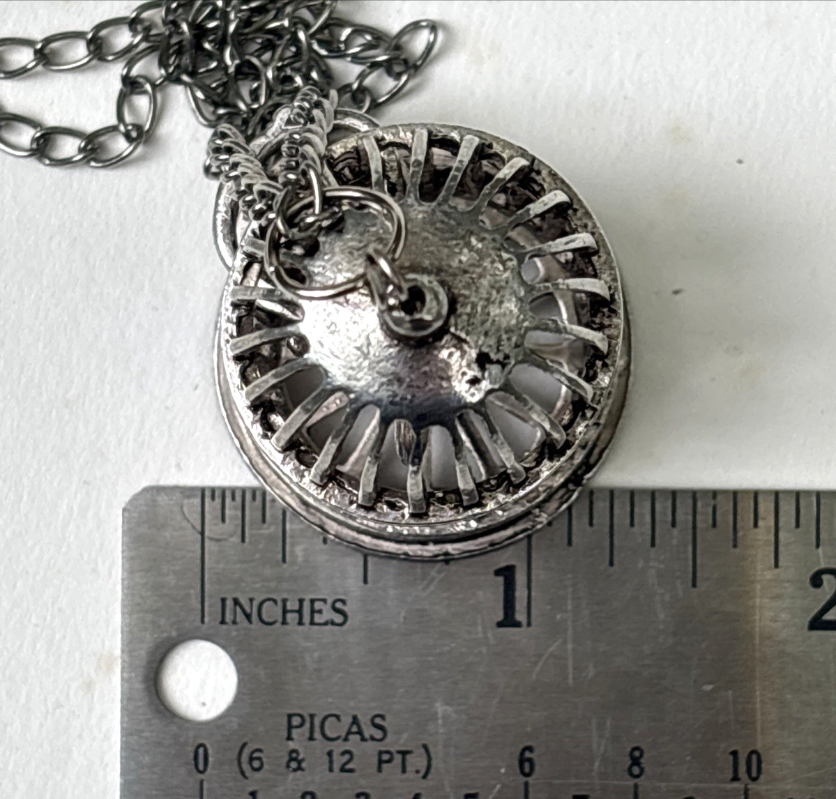 ESTATE VINTAGE SILVER TONE BIRD CAGE PENDANT ON CHAIN NECKLACE 30″ ARTICULATED